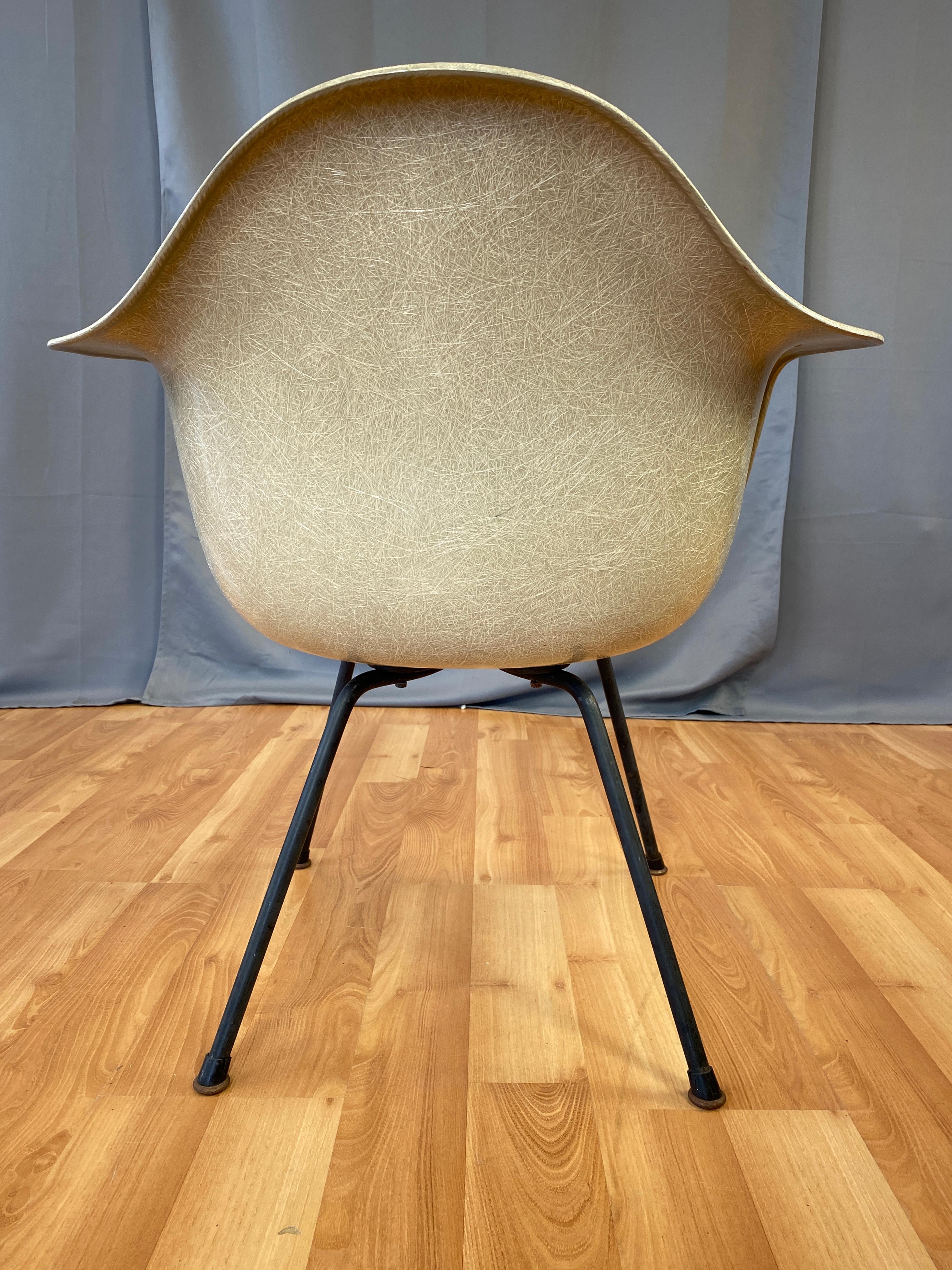 herman miller fiberglass chair