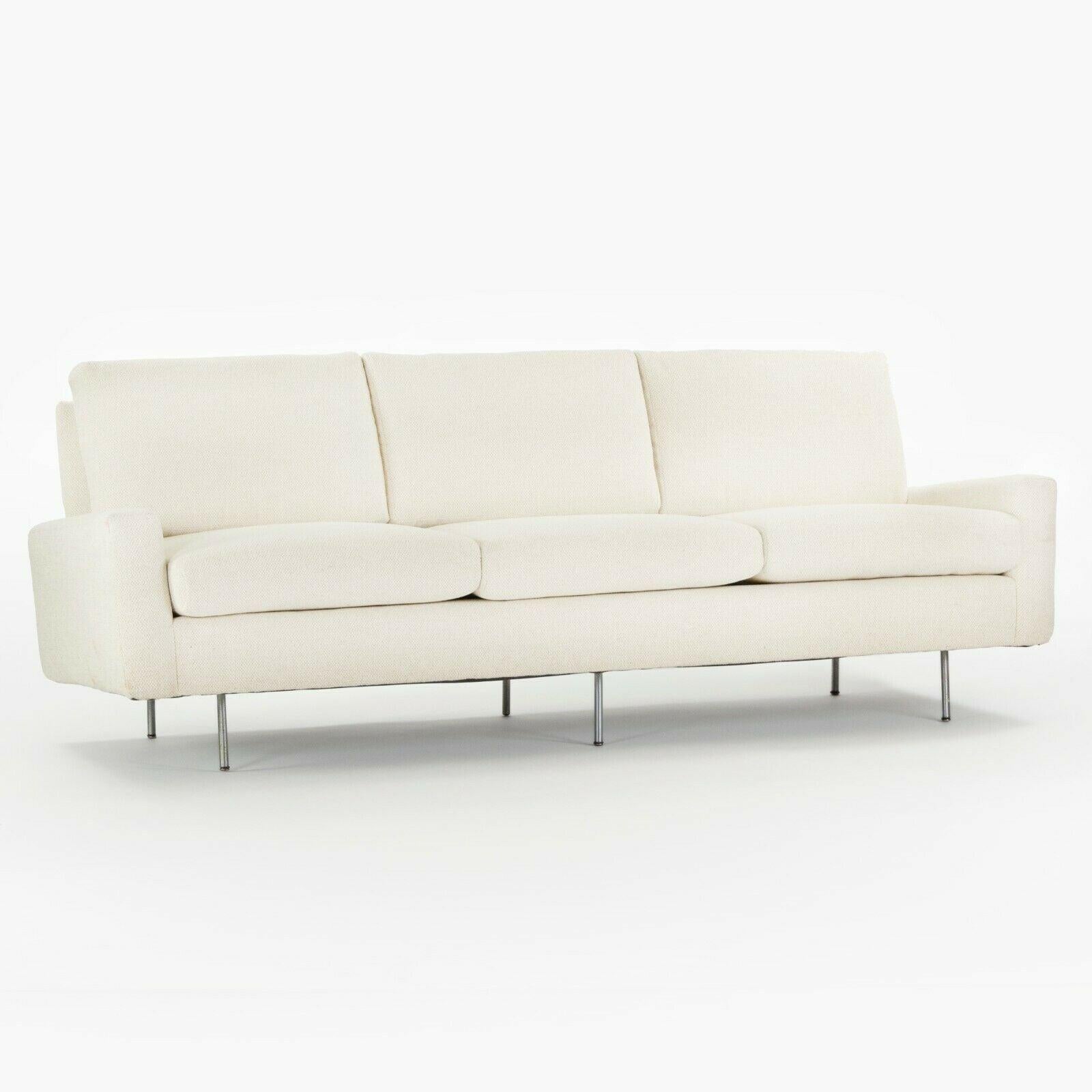 Modern 1949 Florence Knoll Associates 26 BC Upholstered 3-Seater Sofa New Upholstery For Sale
