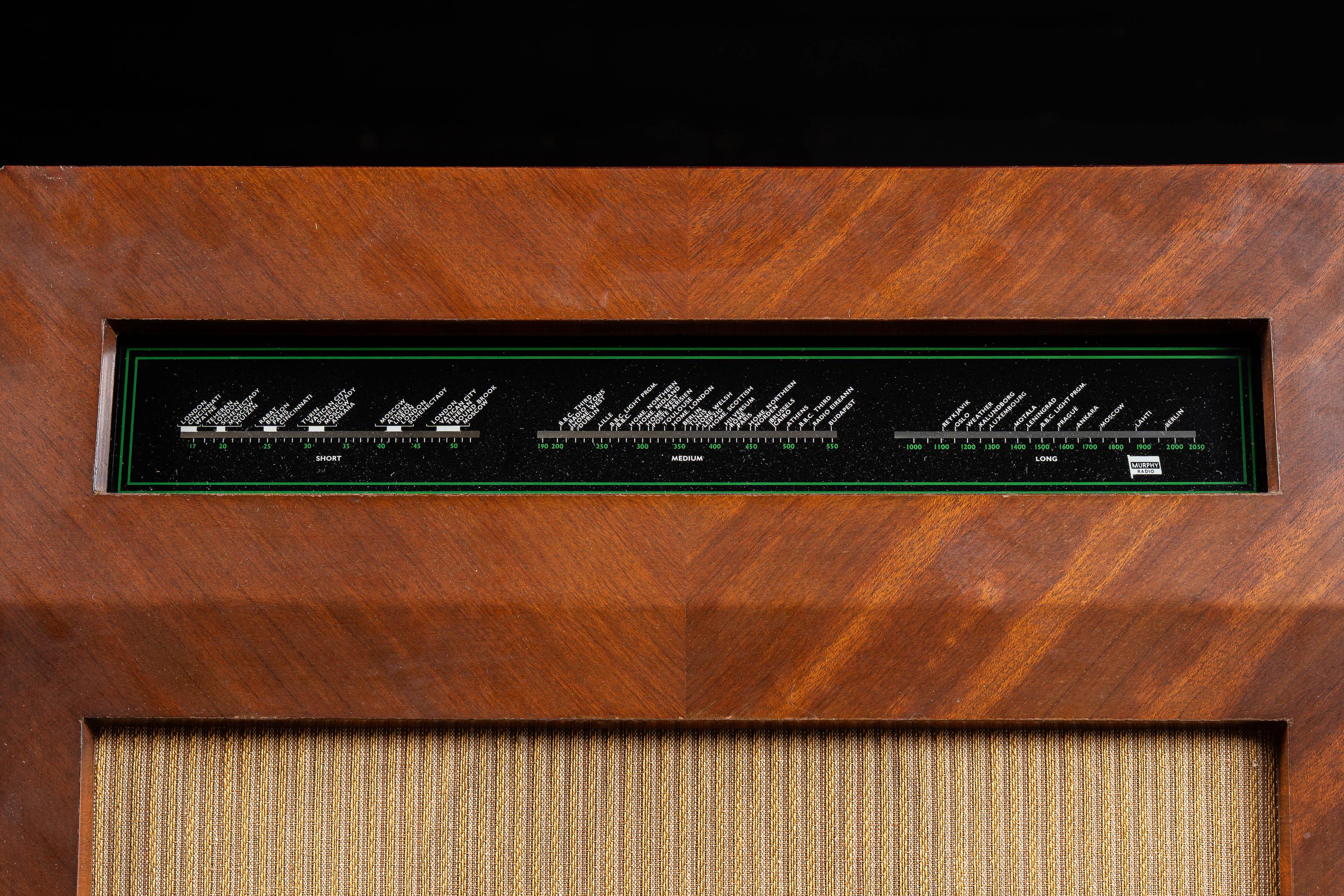 Style « paquebot » 1949 Radio A122M restaurée par Murphy en vente