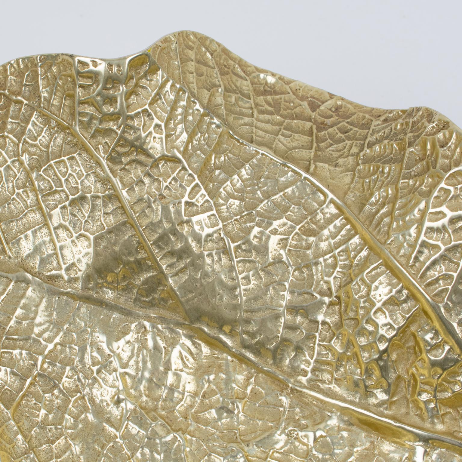 Mid-20th Century Virginia Metalcrafters Large Sea Grape Leaf Brass Bowl Dish Centerpiece, 1949