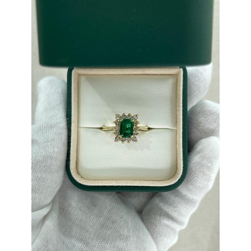 1,94ct 14K Anello con diamante e smeraldo taglio smeraldo e anello aureola con diamante rotondo 585 in vendita 1