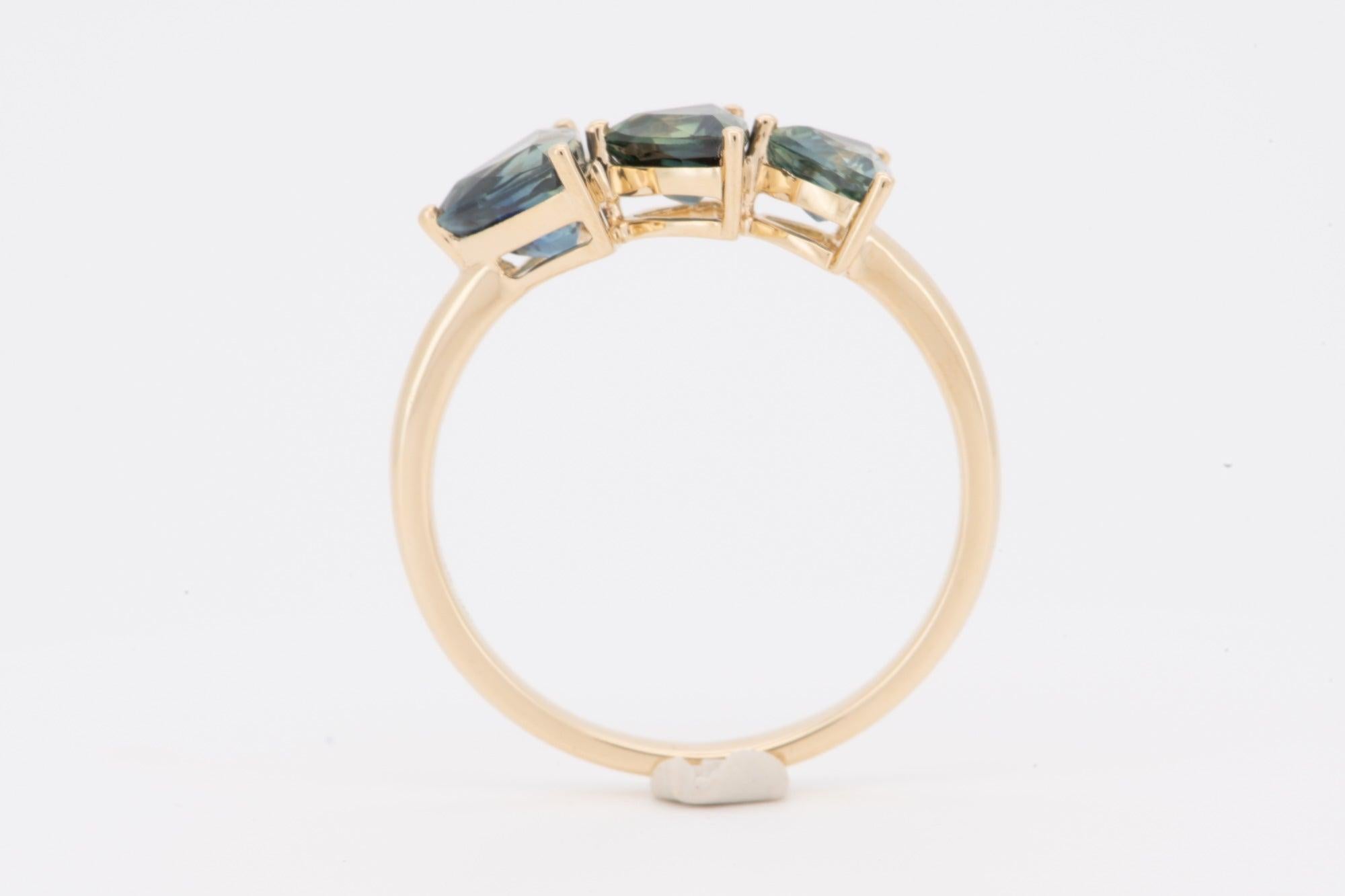 1.94ctw Graduated Size Teal Blue Journey Sapphire Ring 14K Gold R6746 In New Condition For Sale In Osprey, FL