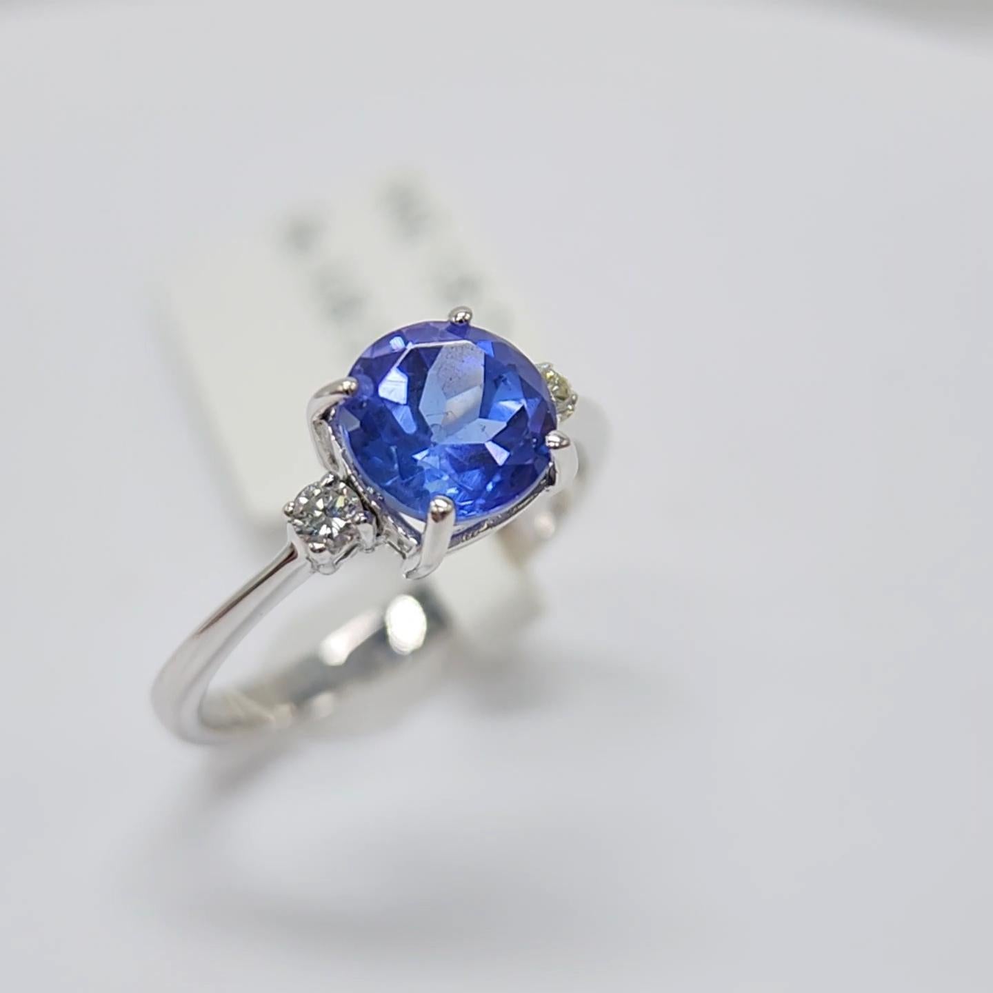 De las mujeres Anillo de tanzanita azul de 1,95 quilates de oro blanco de 18 quilates con diamantes en venta