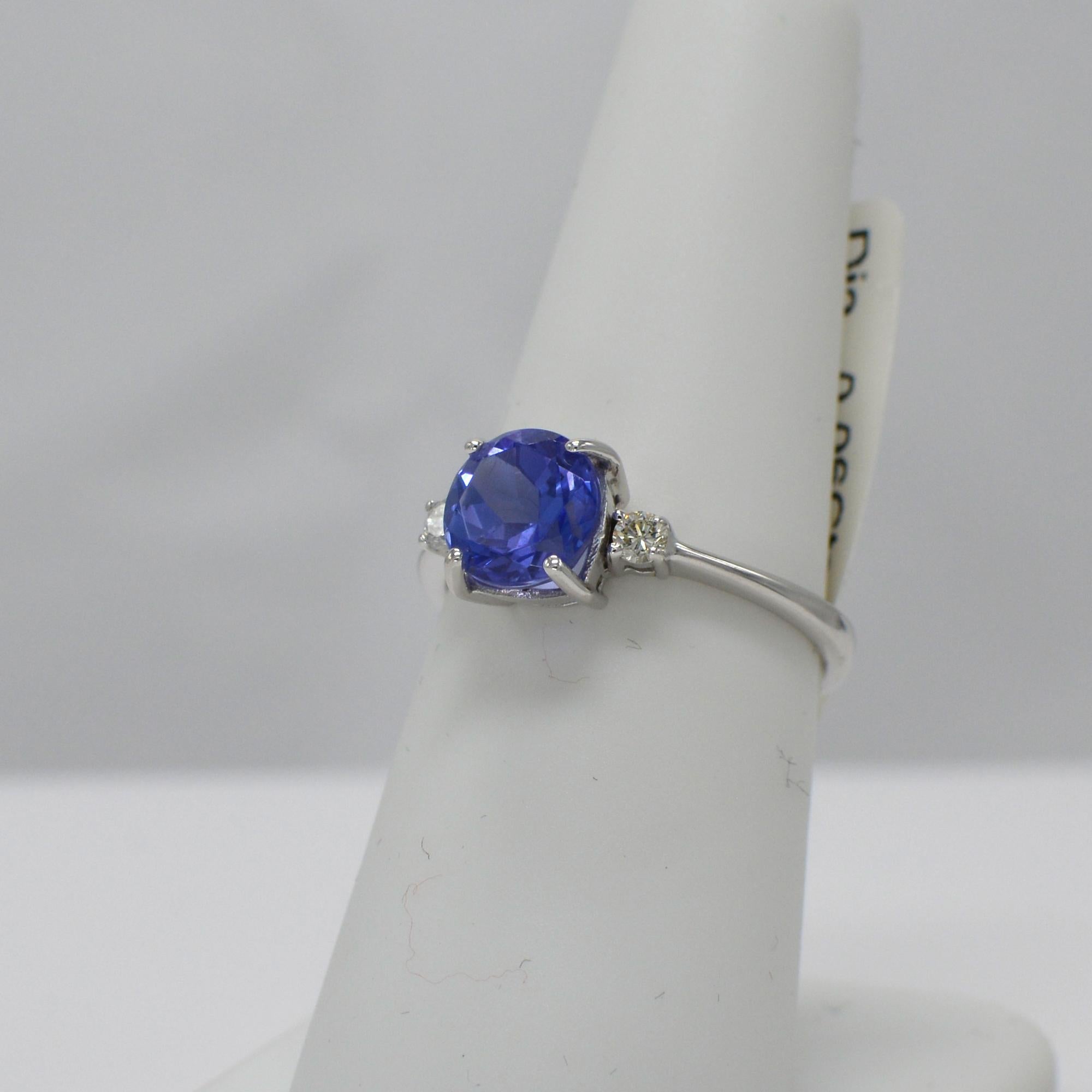 1.95 Carat Blue Tanzanite Ring 18 Karat White Gold with Diamonds For Sale 2