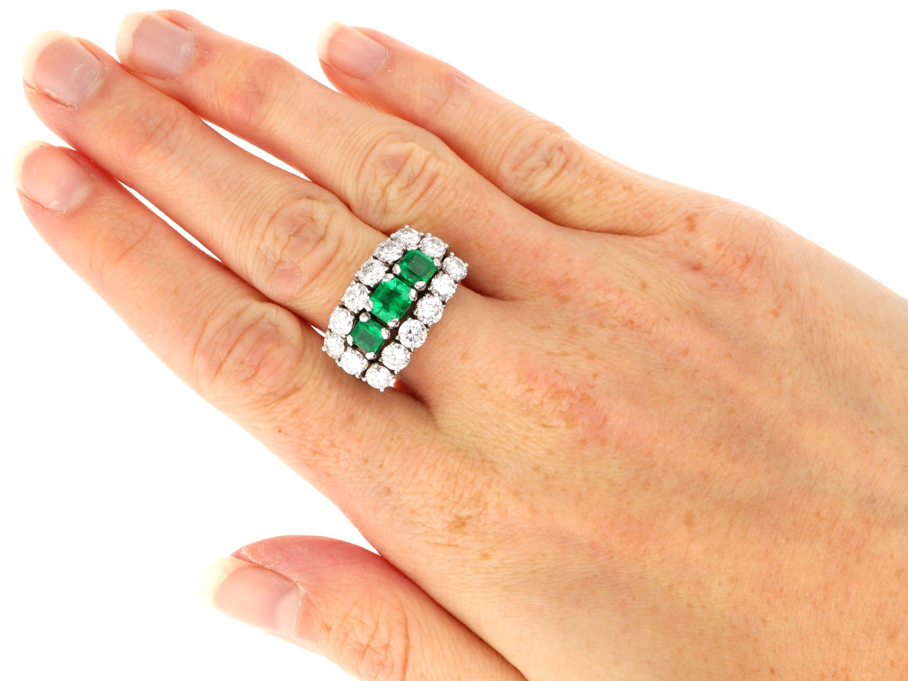 1,95 Karat kolumbianischer Smaragd 5,34 Karat Diamant 18k Weißgold Ring CIRCA 1960 im Angebot 5