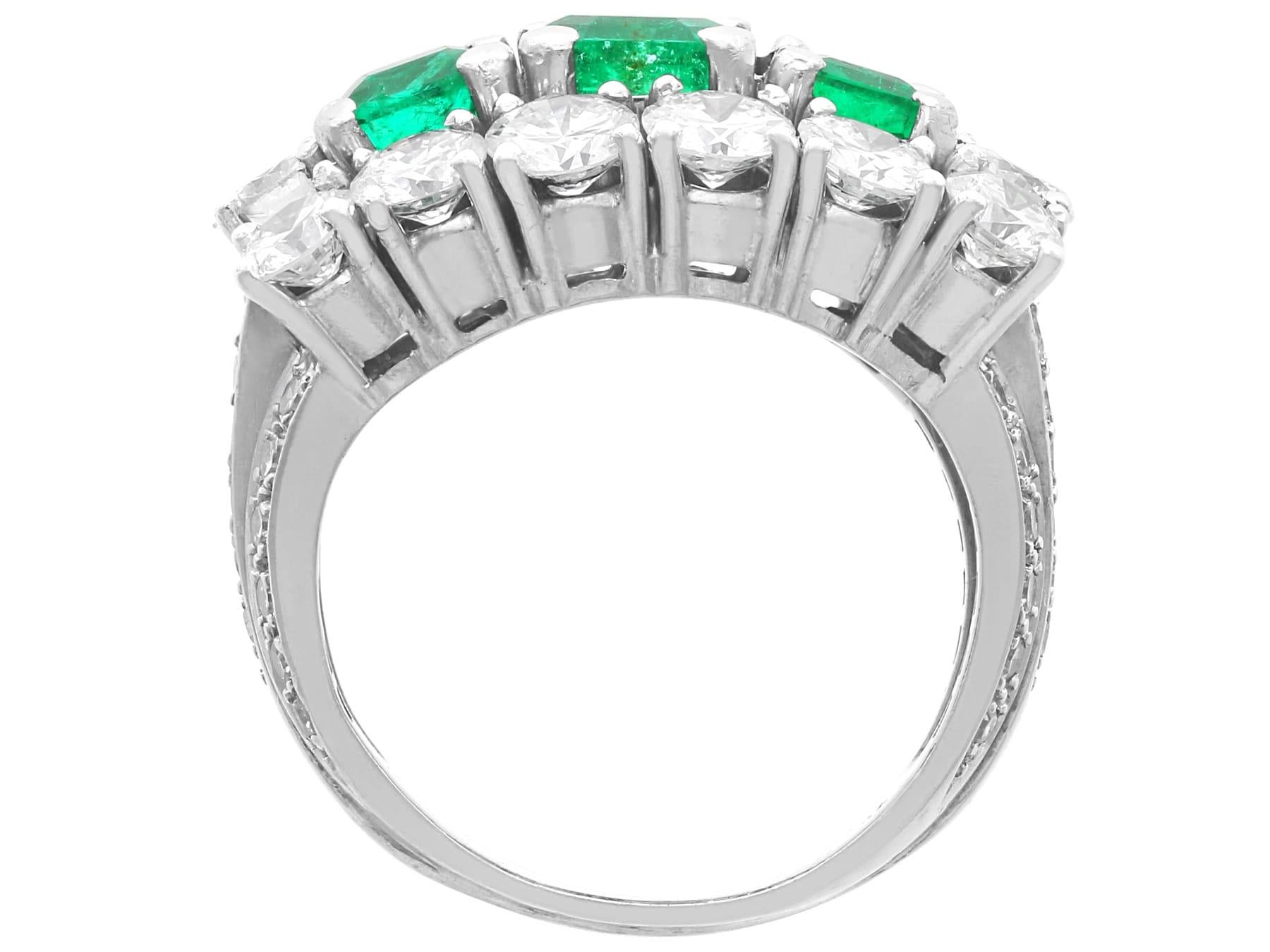 1,95 Karat kolumbianischer Smaragd 5,34 Karat Diamant 18k Weißgold Ring CIRCA 1960 im Angebot 3