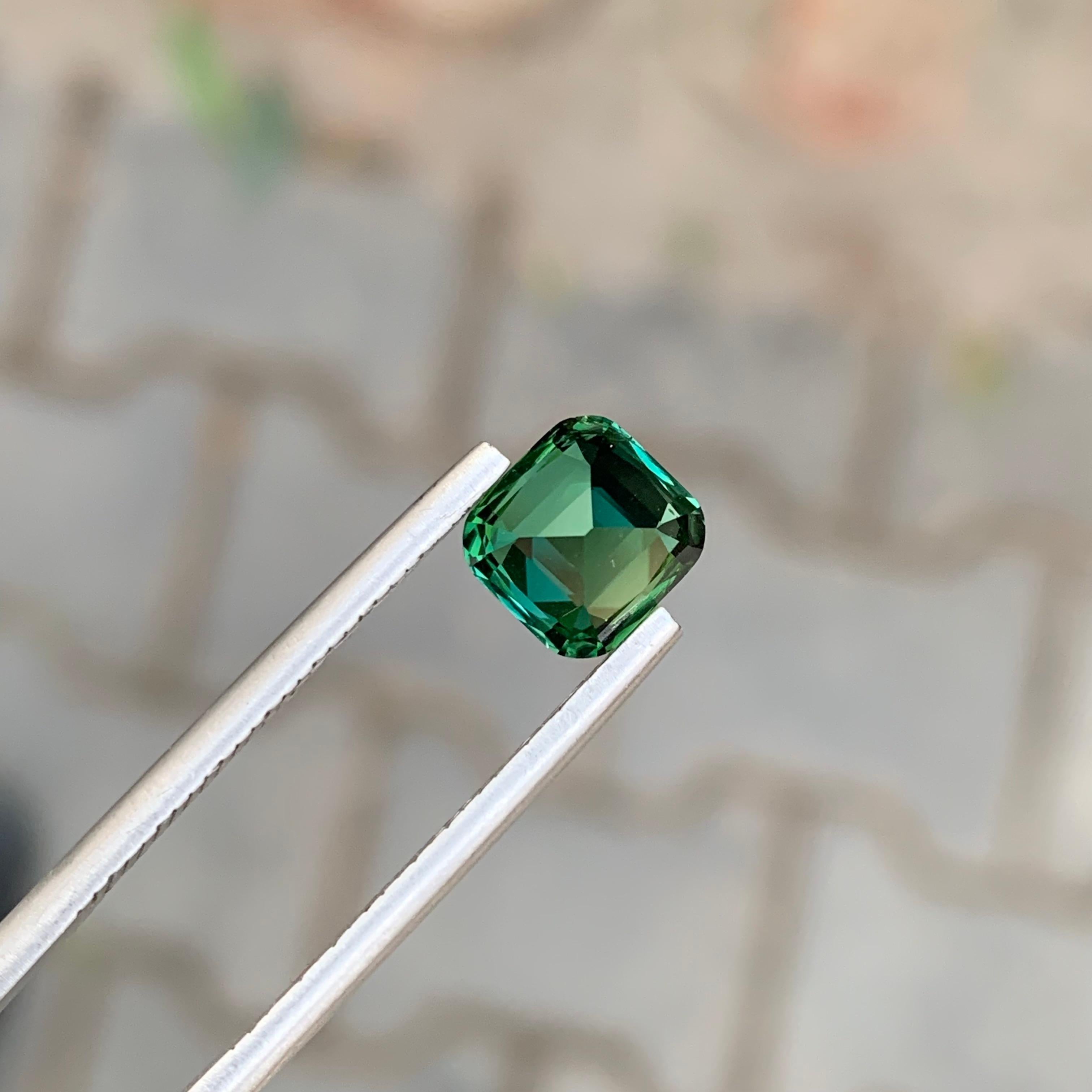 1.95 Carat Natural Loose Blue Green Tourmaline Cushion Shape Gemstone (Tourmaline bleue verte en forme de coussin) en vente 6
