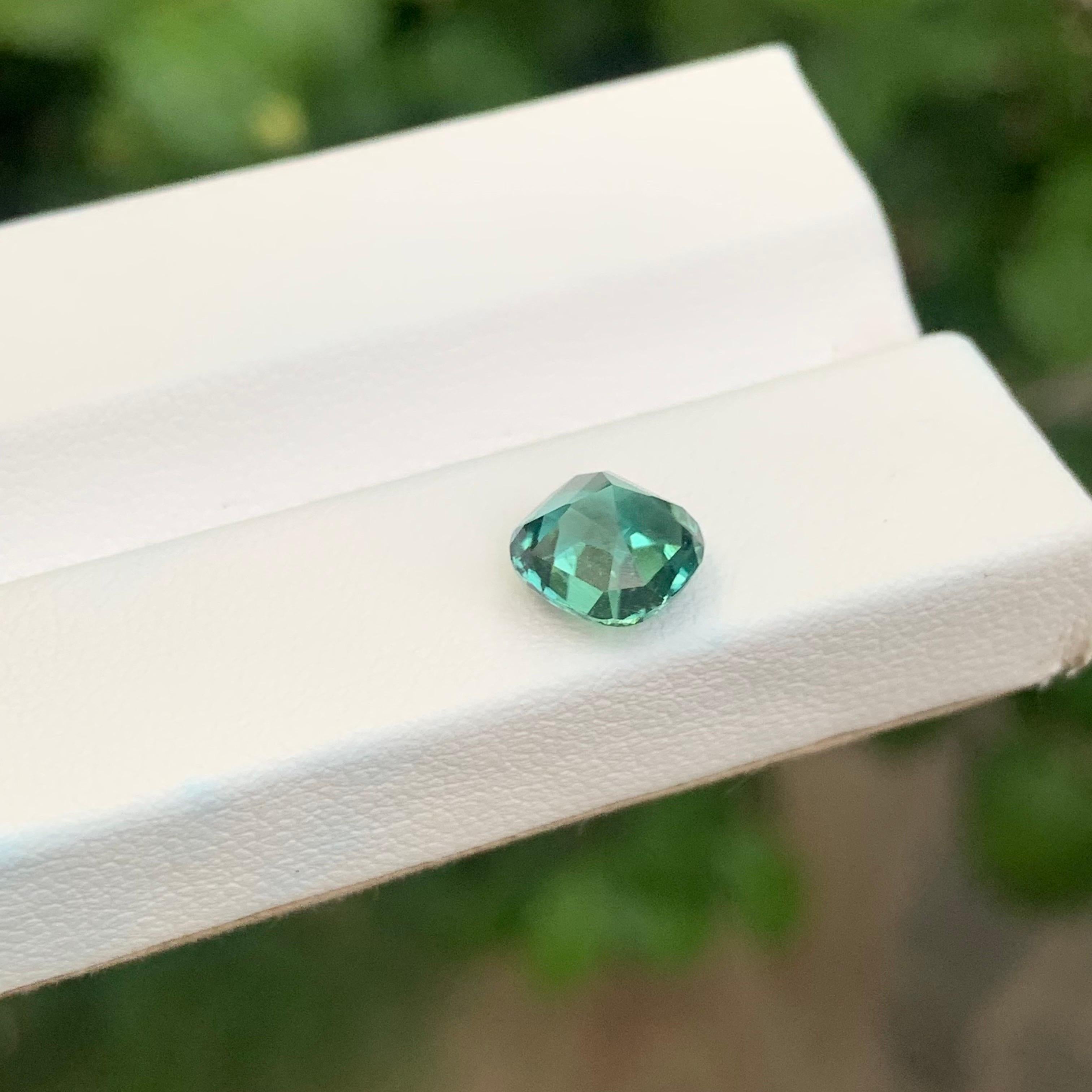 1.95 carati di tormalina blu-verde naturale sfusa a forma di cuscino in vendita 3