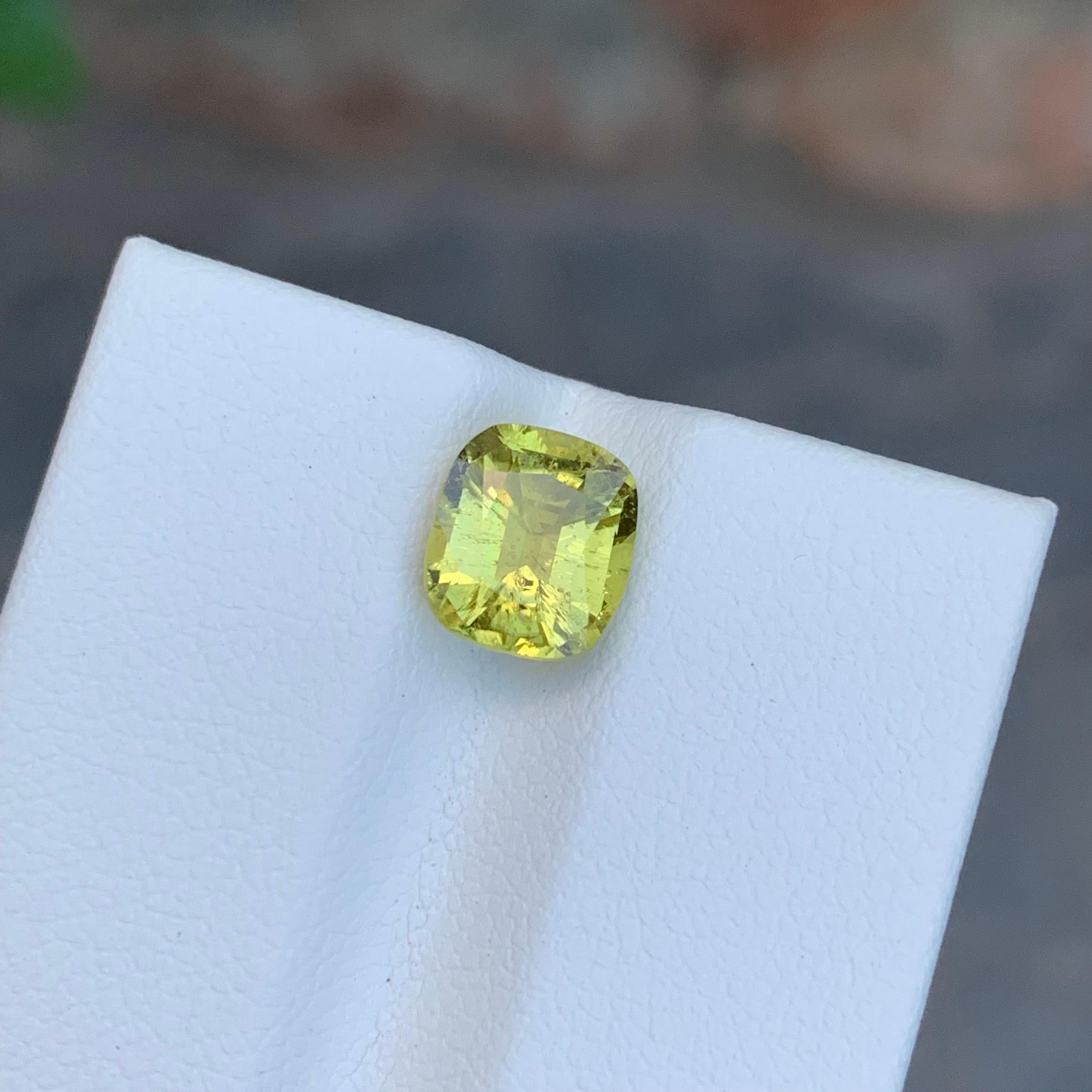 1,95 Karat Natürlicher loser kanarischer Turmalin Cushion Shape Edelstein für Damen oder Herren im Angebot