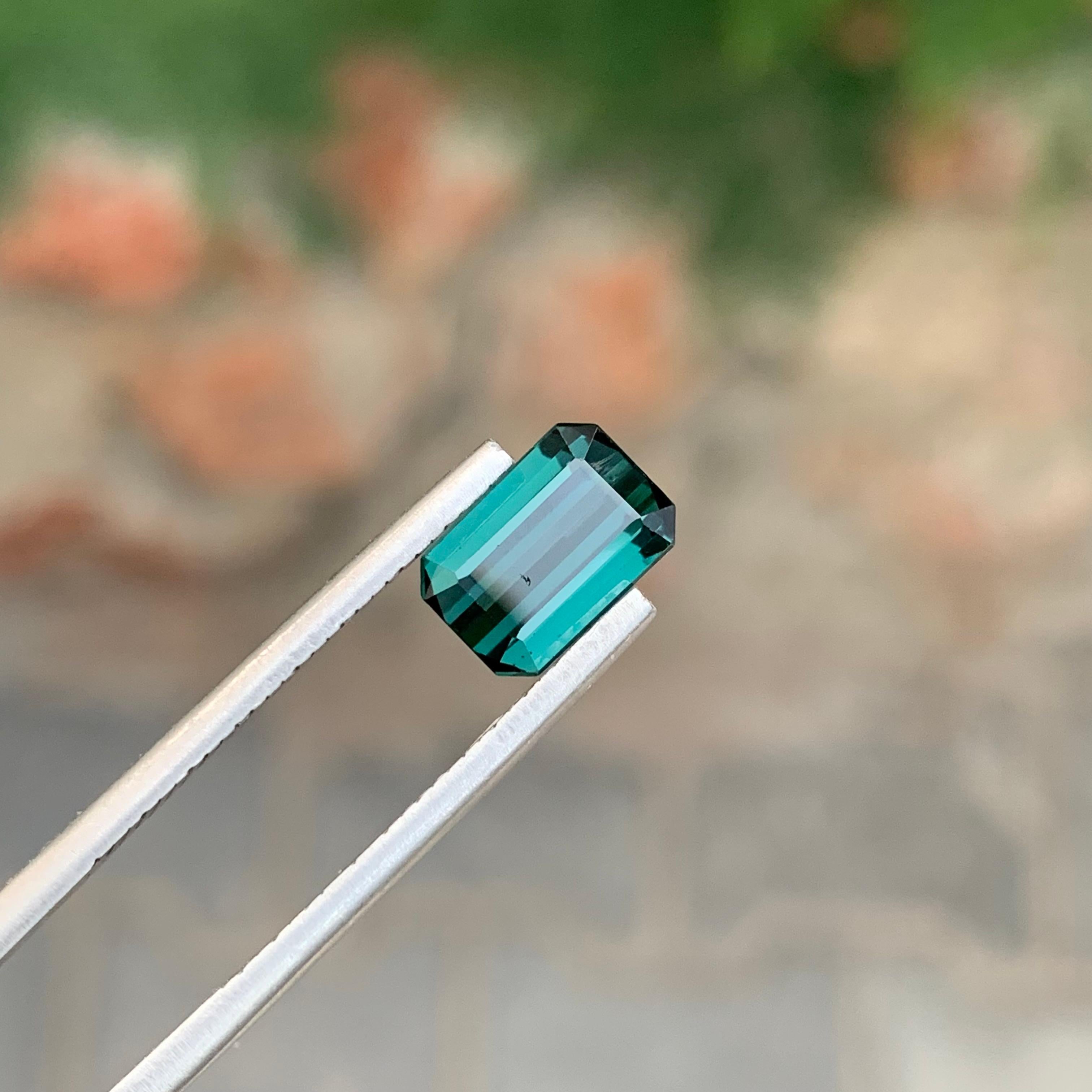 1,95 Karat Natürlicher loser Deep Lagoon Turmalin Smaragd Form Edelstein (Smaragdschliff) im Angebot