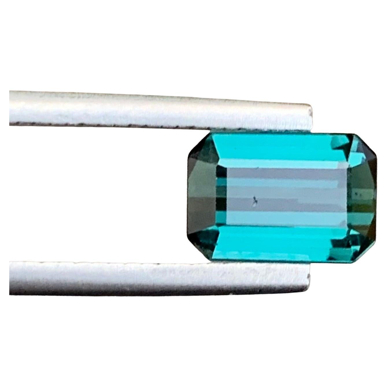 Loser Deep Lagoon Turmalin

Gewicht: 1,95 Karat
Abmessung: 9 x 6.2 x 3.7 Mm
Herkunft: Afghanistan
Zertifikat: Auf Anfrage
Behandlung: Nicht
Die Form: Smaragd 
Farbe: Deep Lagoon


Der Turmalin ist ein faszinierender Edelstein, der für seine