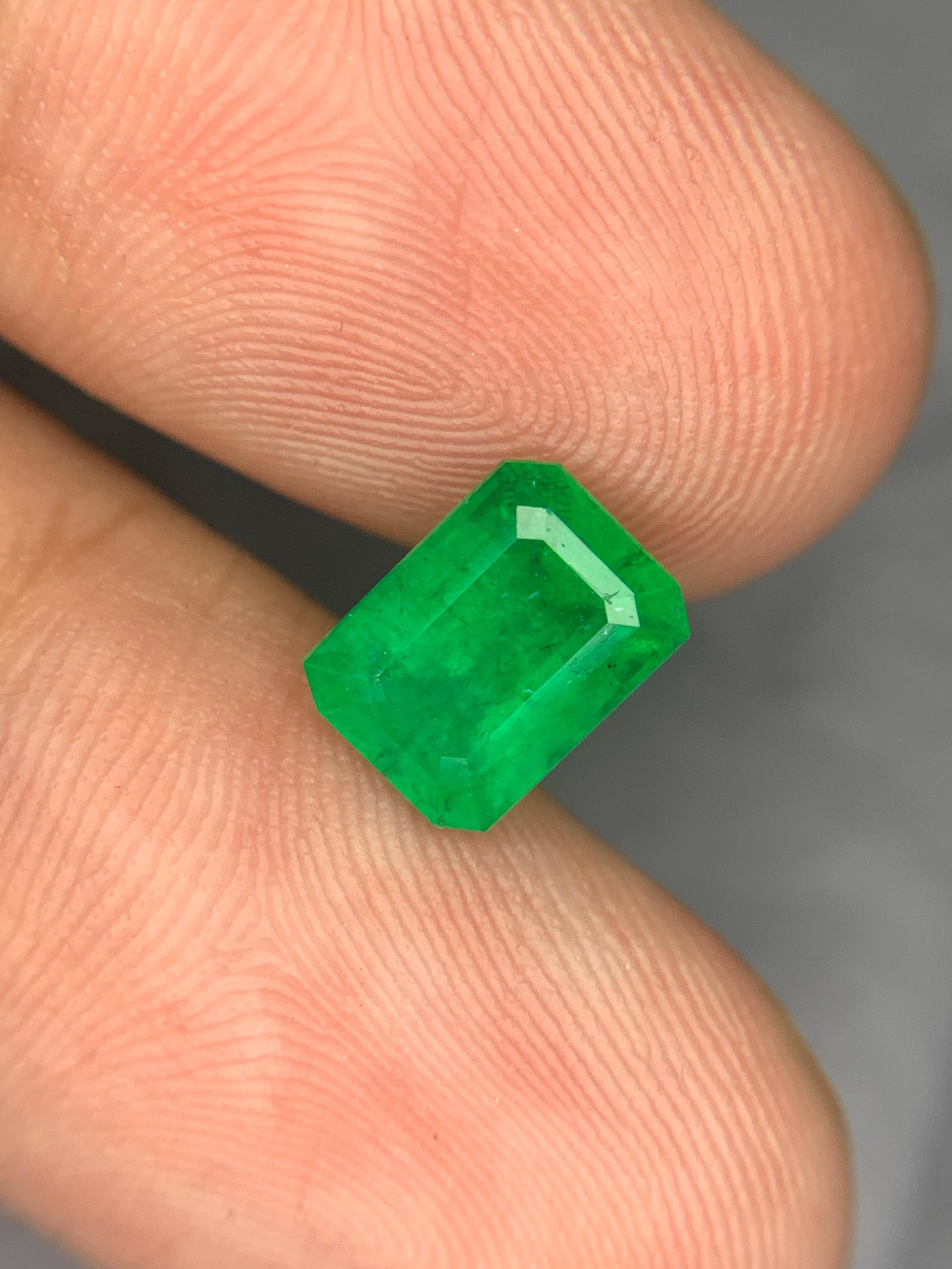 Arts and Crafts 1.95 Carat Natural Loose Emerald Gemstone From Swat, Pakistan For Sale