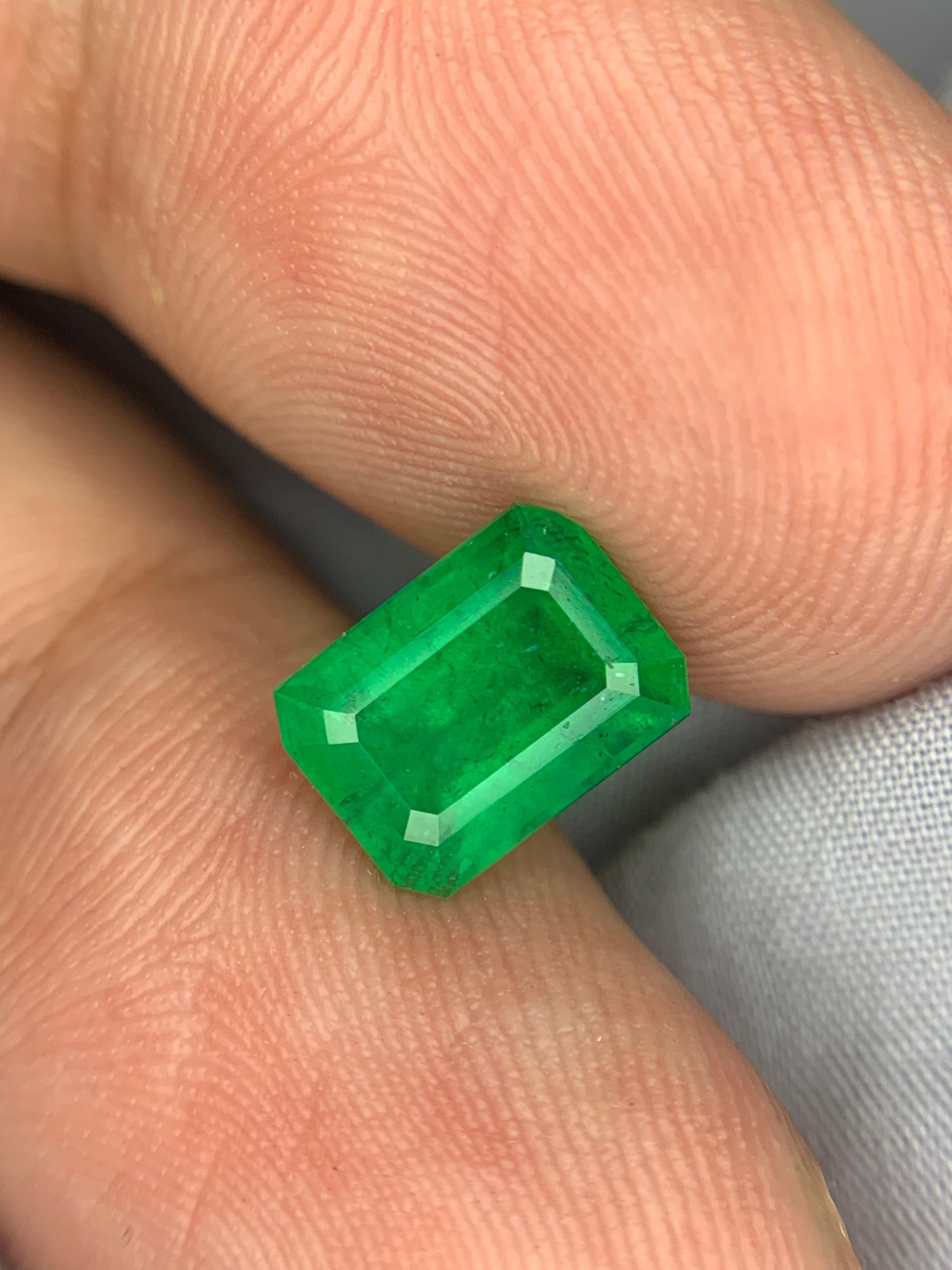 Women's or Men's 1.95 Carat Natural Loose Emerald Gemstone From Swat, Pakistan For Sale