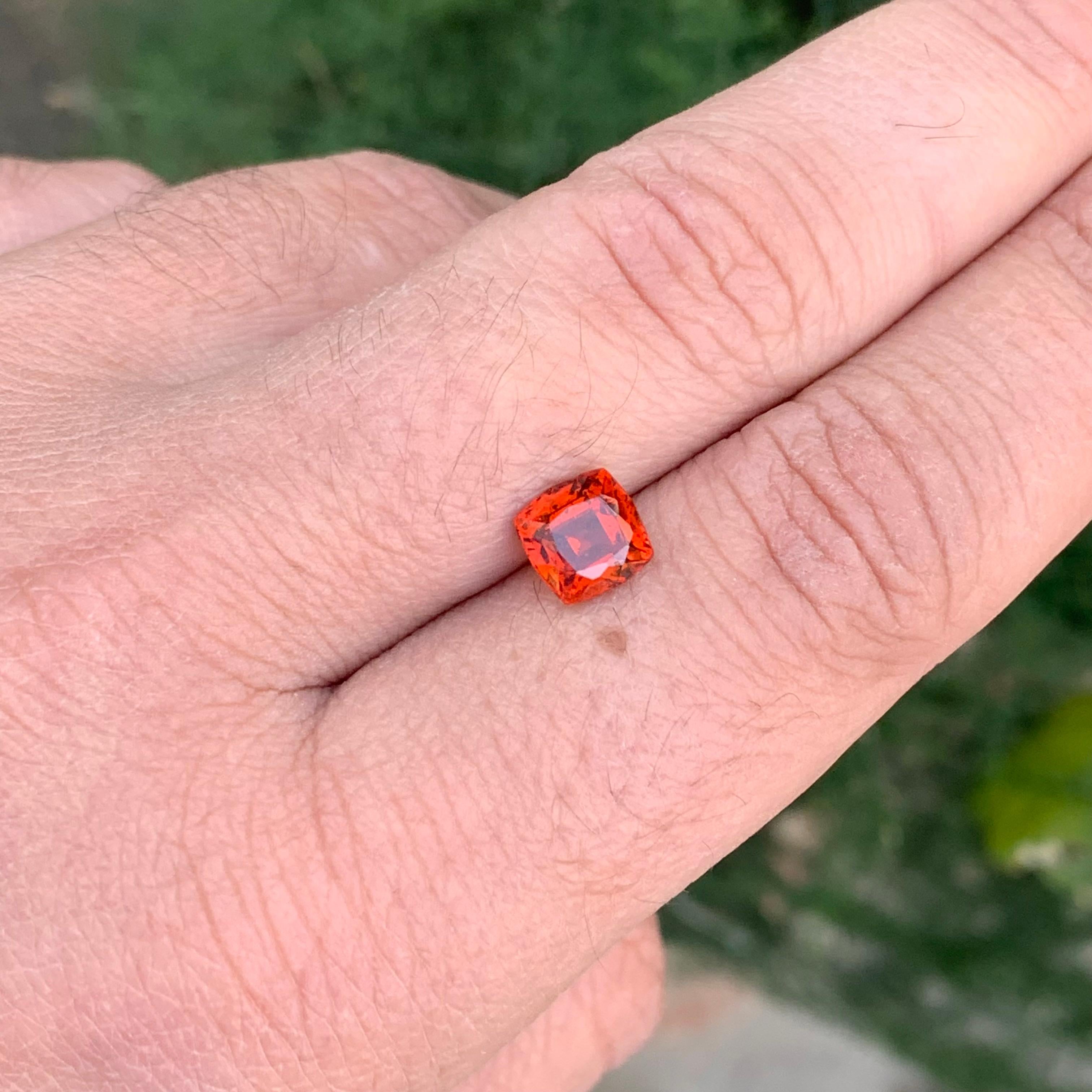 1.95 Carat Natural Loose Hessonite Garnet Square Cushion Shape Gemstone (pierre précieuse en forme de coussin) Neuf - En vente à Peshawar, PK