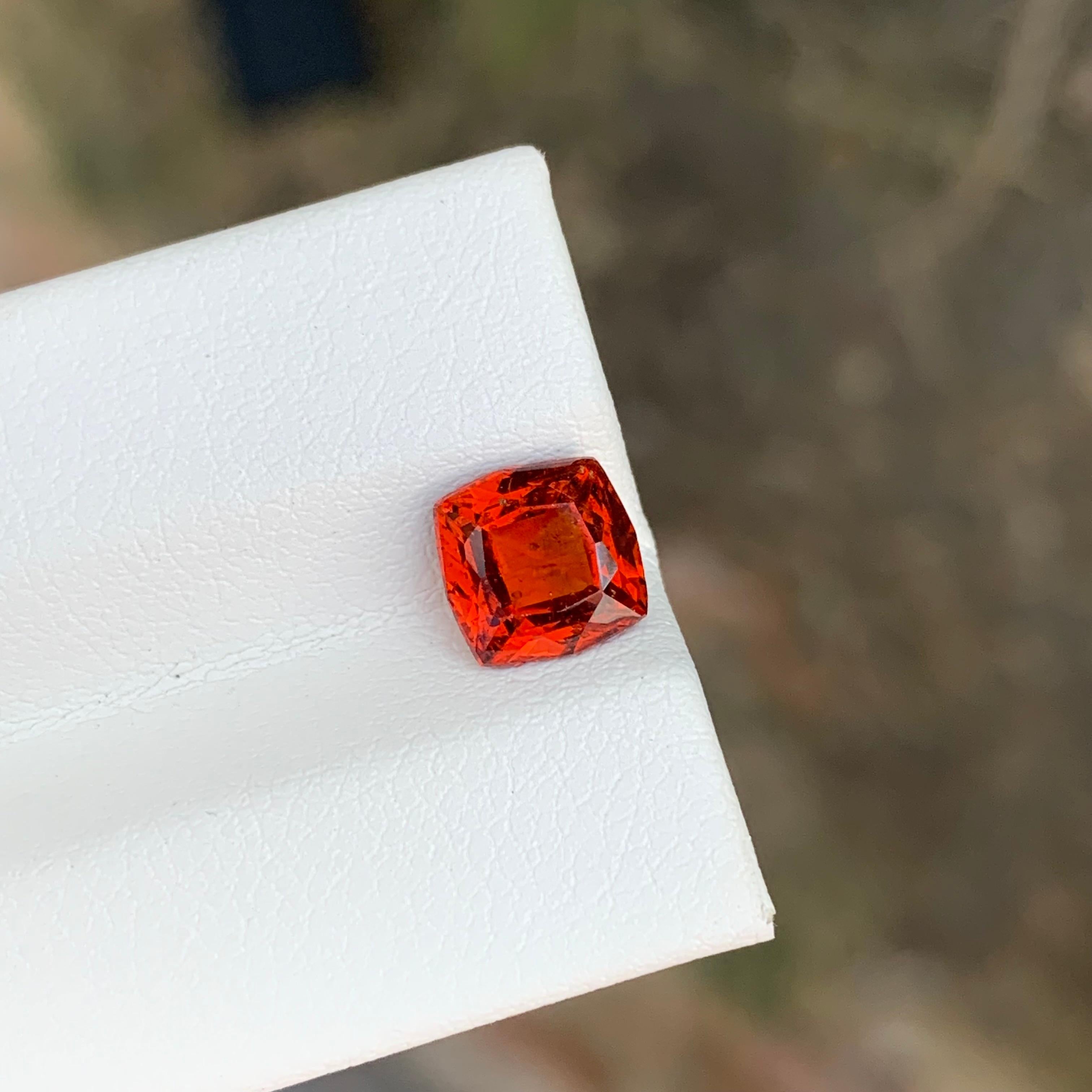 1.95 Carat Natural Loose Hessonite Garnet Square Cushion Shape Gemstone (pierre précieuse en forme de coussin) en vente 3
