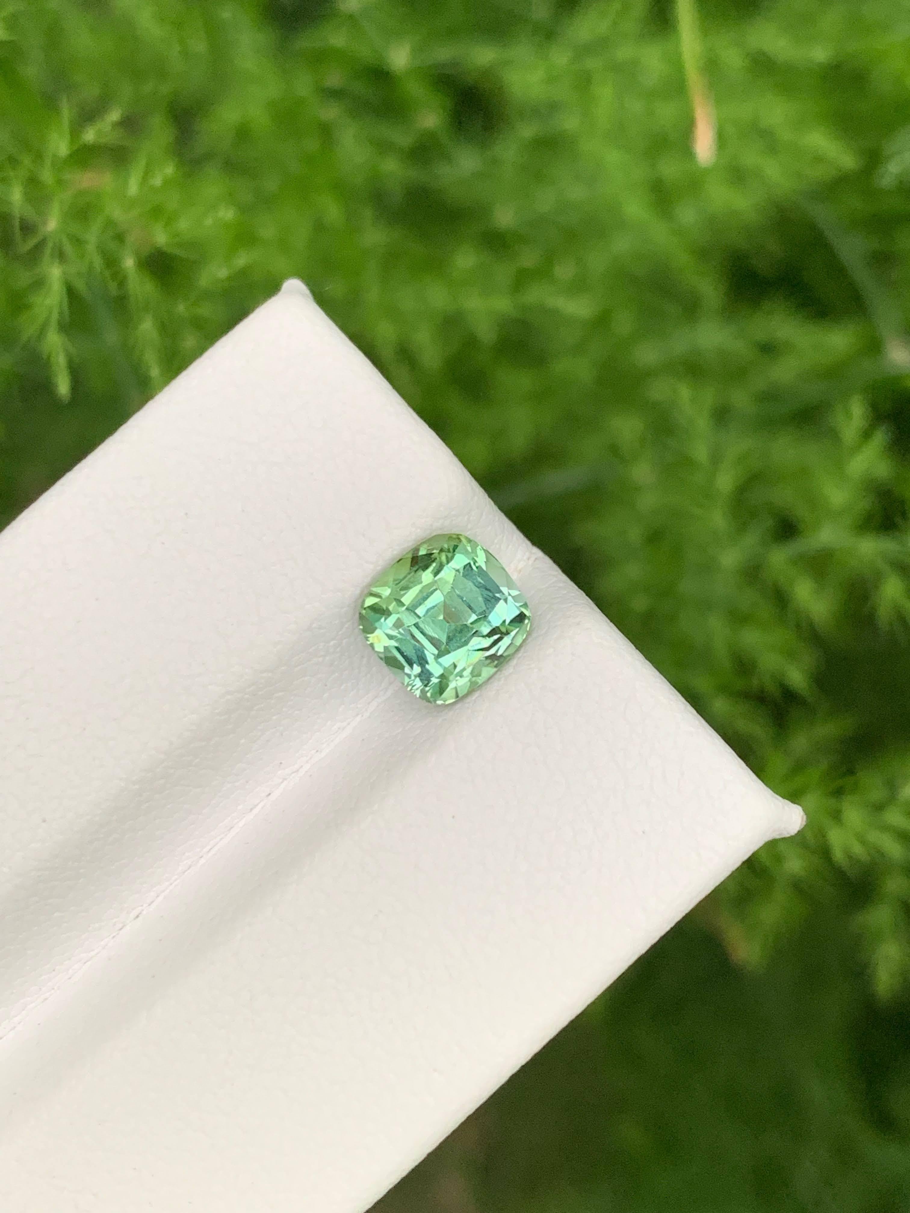 1.95 Carat Natural Loose Mint Green Tourmaline Stone Cushion Cut Afghan Gemstone (pierre précieuse afghane) en vente 4