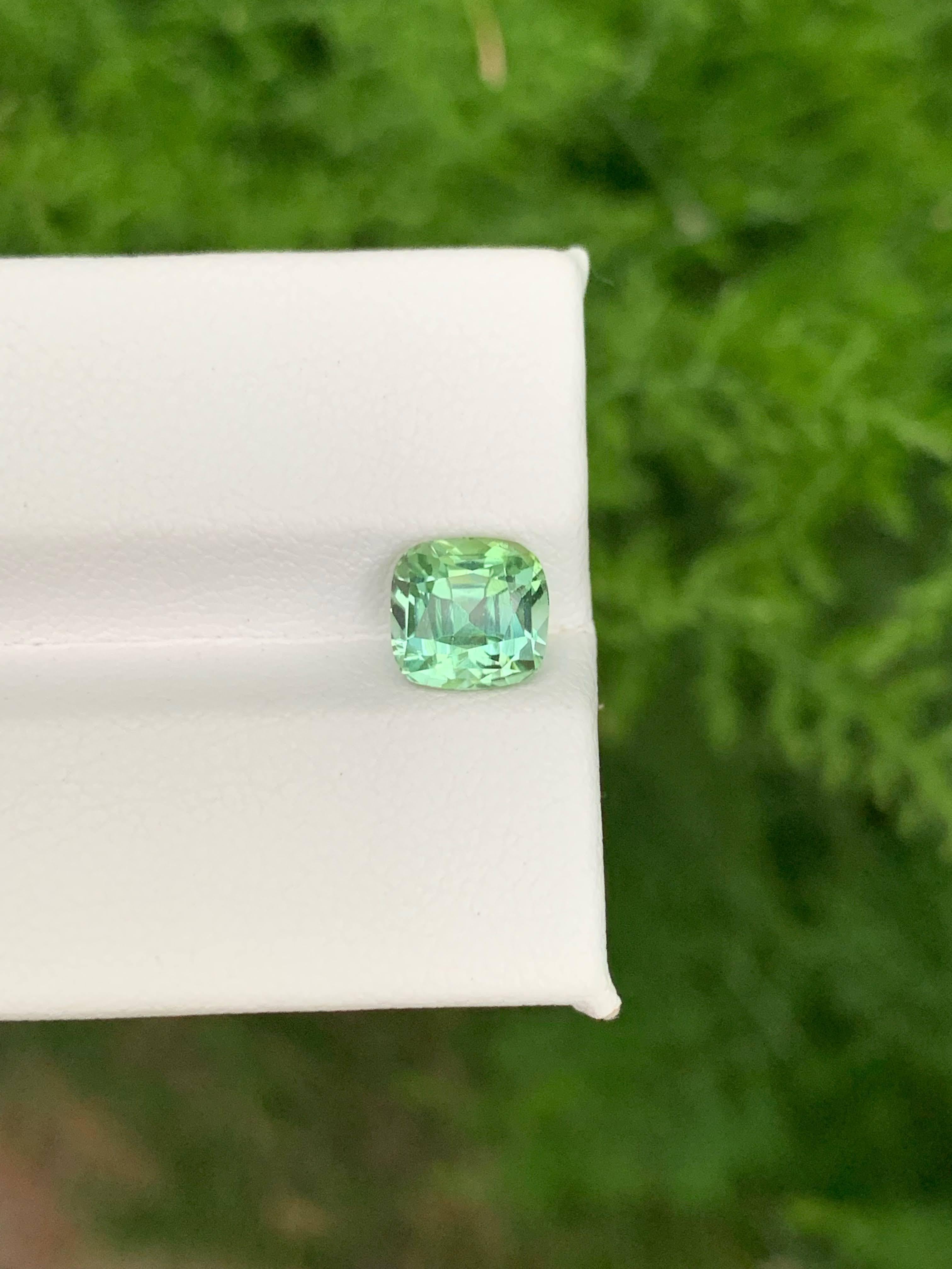 1.95 Carat Natural Loose Mint Green Tourmaline Stone Cushion Cut Afghan Gemstone (pierre précieuse afghane) Neuf - En vente à Bangkok, TH