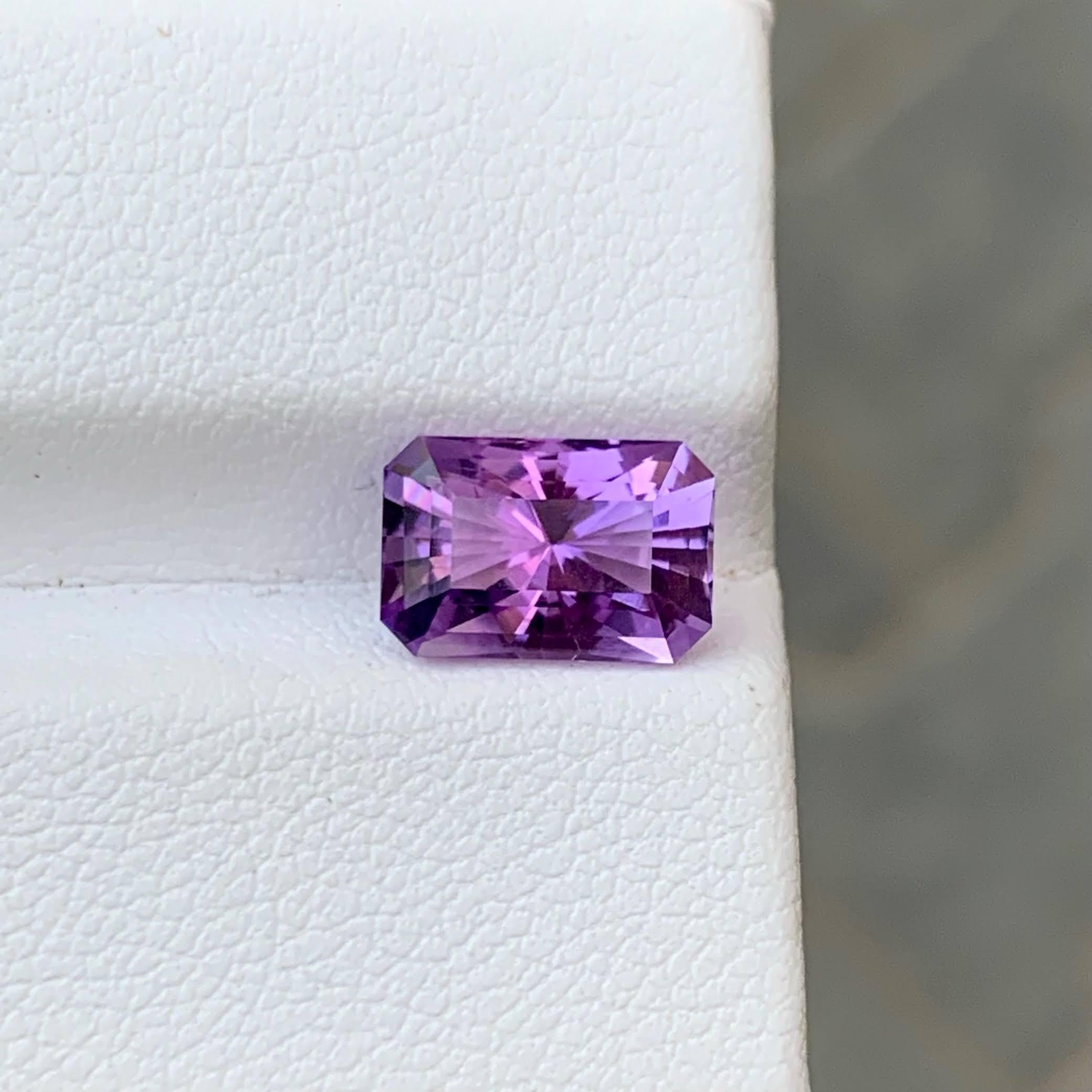 Poids 1,95 carat 
Dimensions 9.5x6.4x5.5mm
Traitement Aucun 
Origine Brésil 
Clarity Loup Clean 
Forme Coupe Coussin Précision 





Cette améthyste violette naturelle en vrac de 1,95 carat provenant du Brésil présente une taille de précision