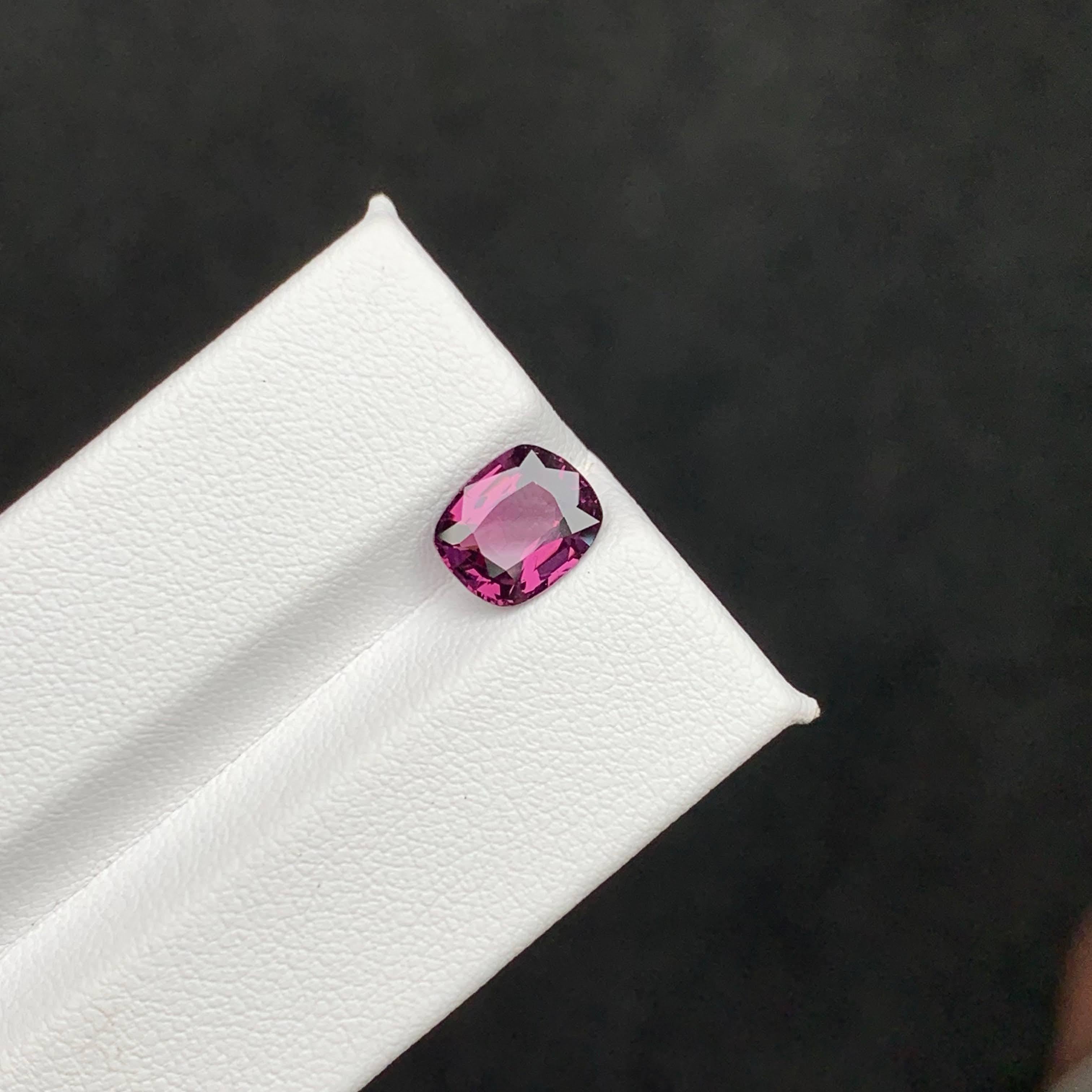 1.95 Karat natürlicher loser lila-rosa Spinell im Kissenschliff burmesischer Edelstein im Angebot 5