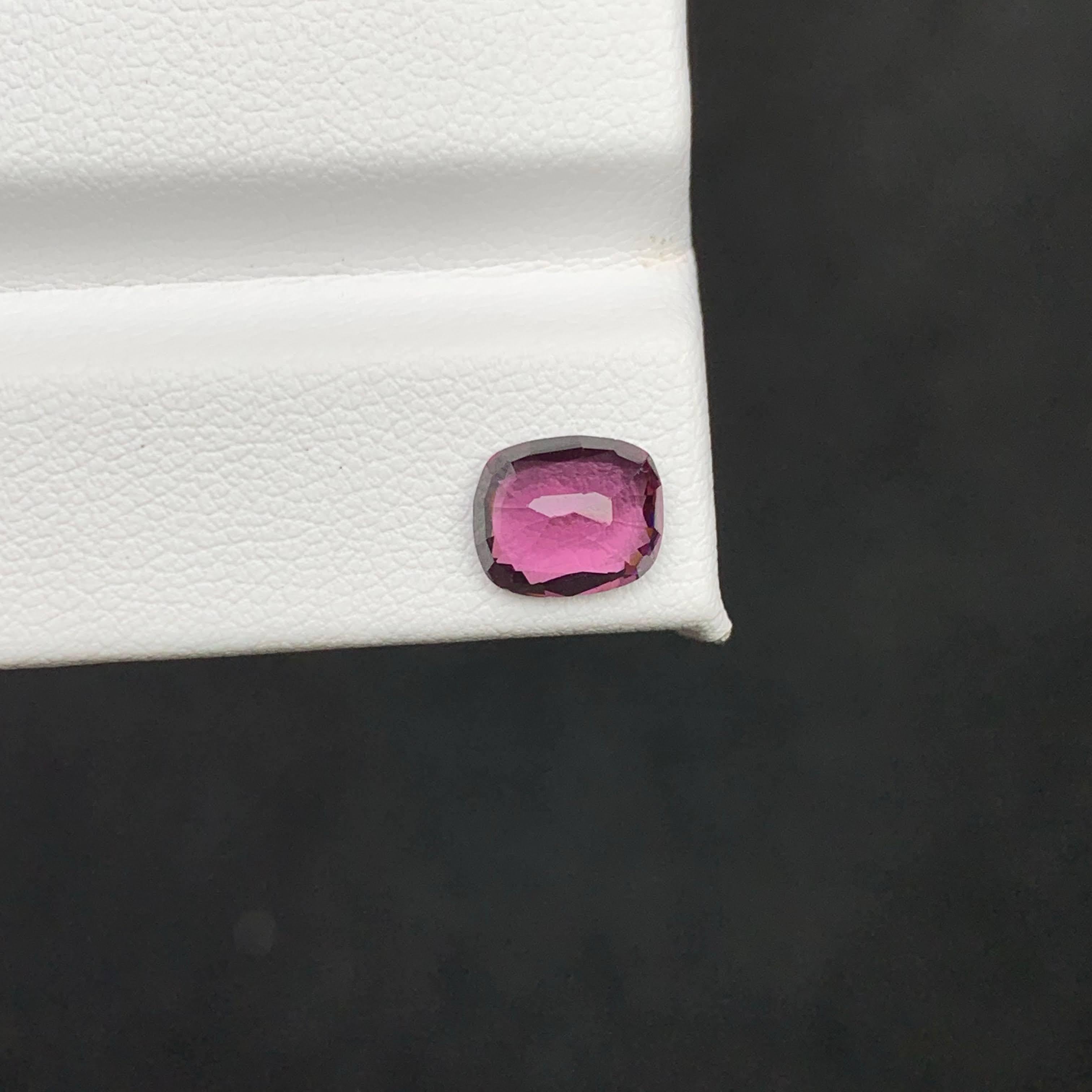 1.95 Karat natürlicher loser lila-rosa Spinell im Kissenschliff burmesischer Edelstein im Angebot 6