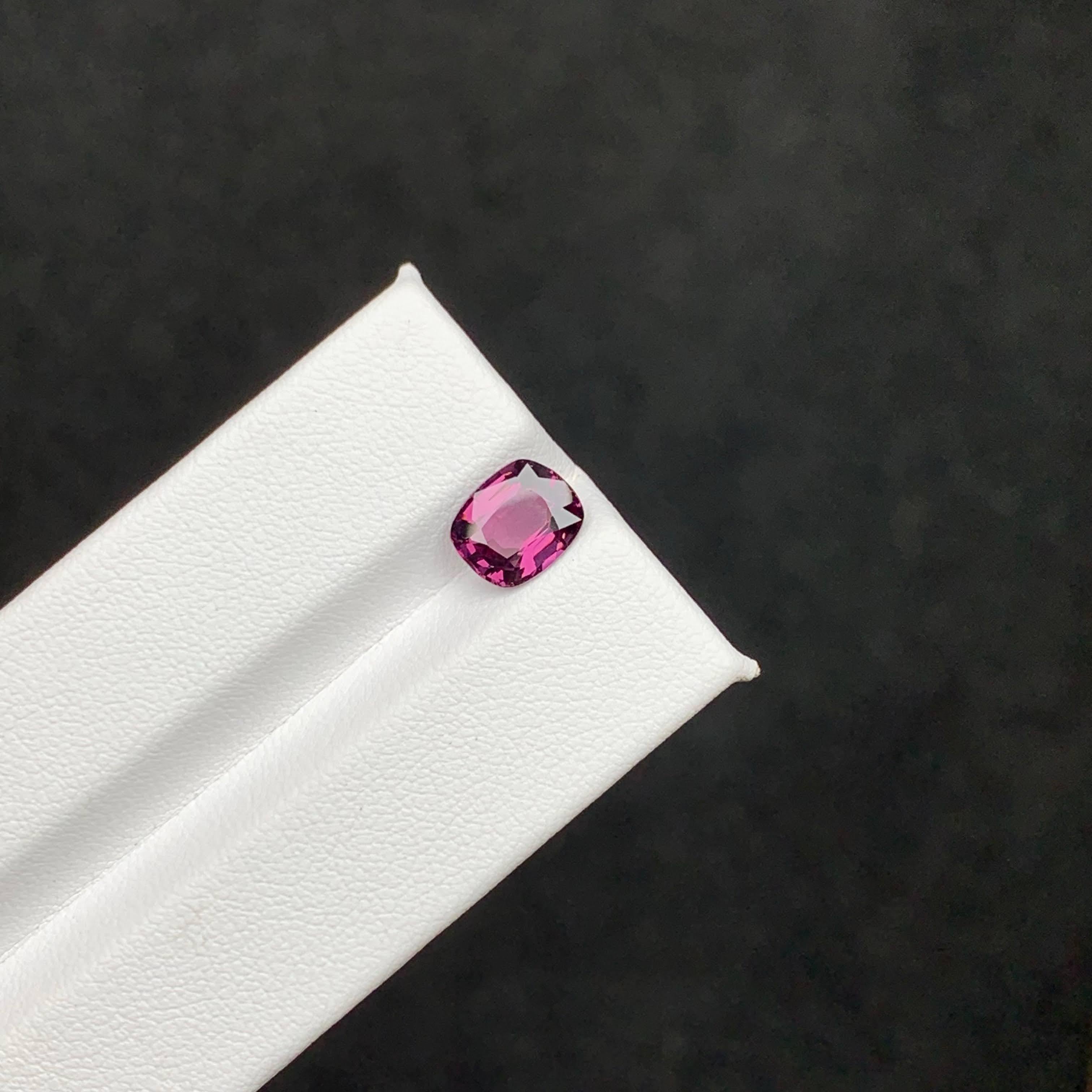 1.95 Karat natürlicher loser lila-rosa Spinell im Kissenschliff burmesischer Edelstein im Angebot 3