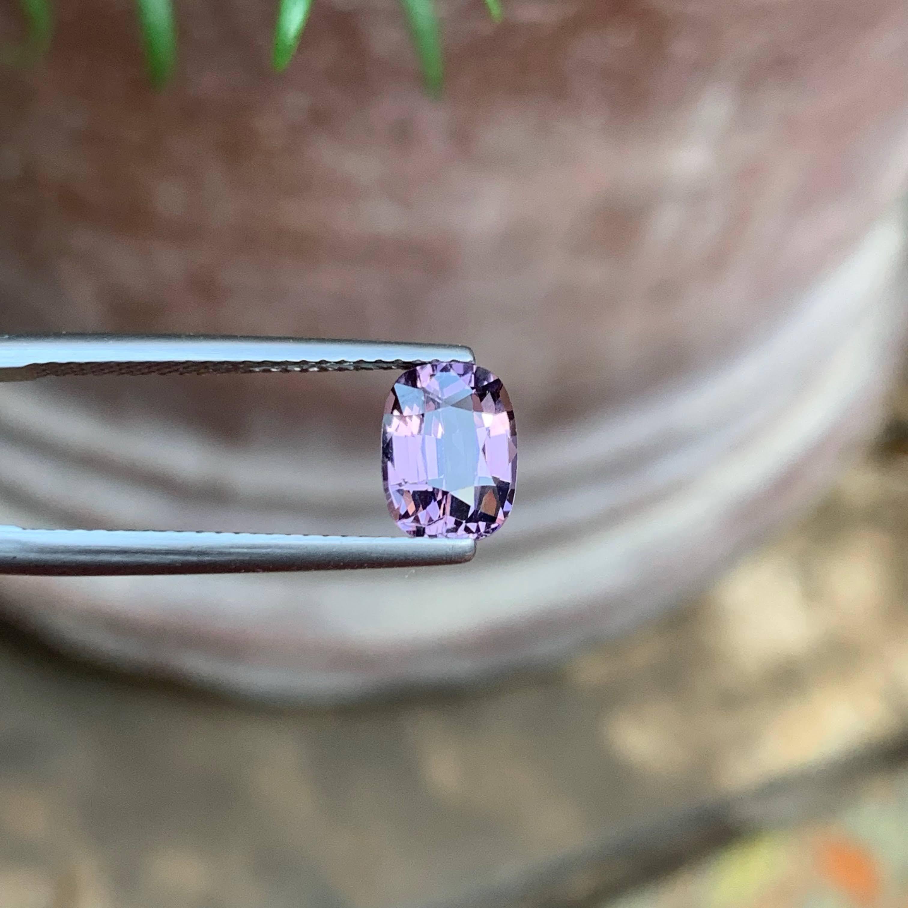 1,95 quilates Espinela rosa violácea natural suelta talla cojín Tanzania Gema en Nuevo estado para la venta en Bangkok, TH