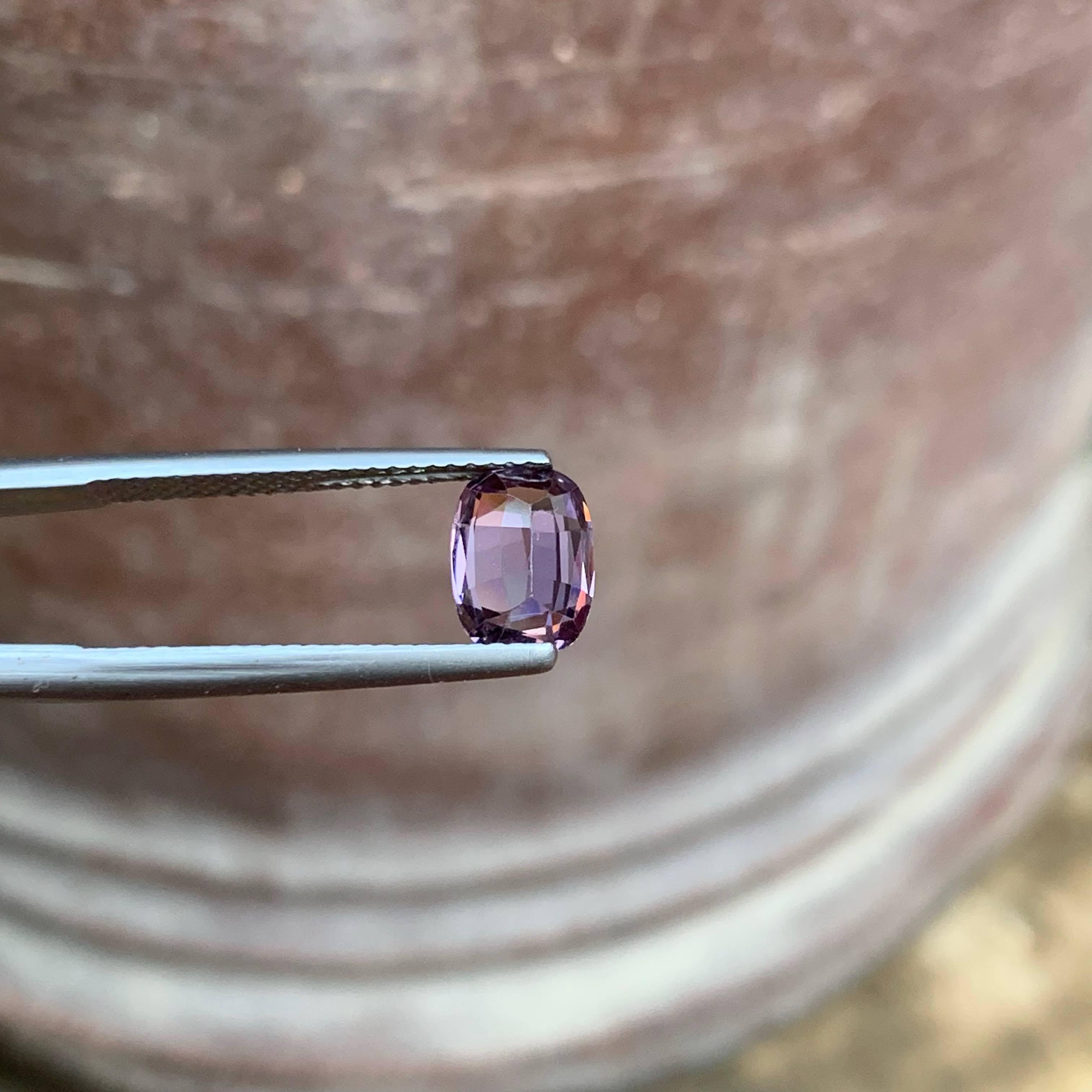 Femenino o masculino 1,95 quilates Espinela rosa violácea natural suelta talla cojín Tanzania Gema en venta