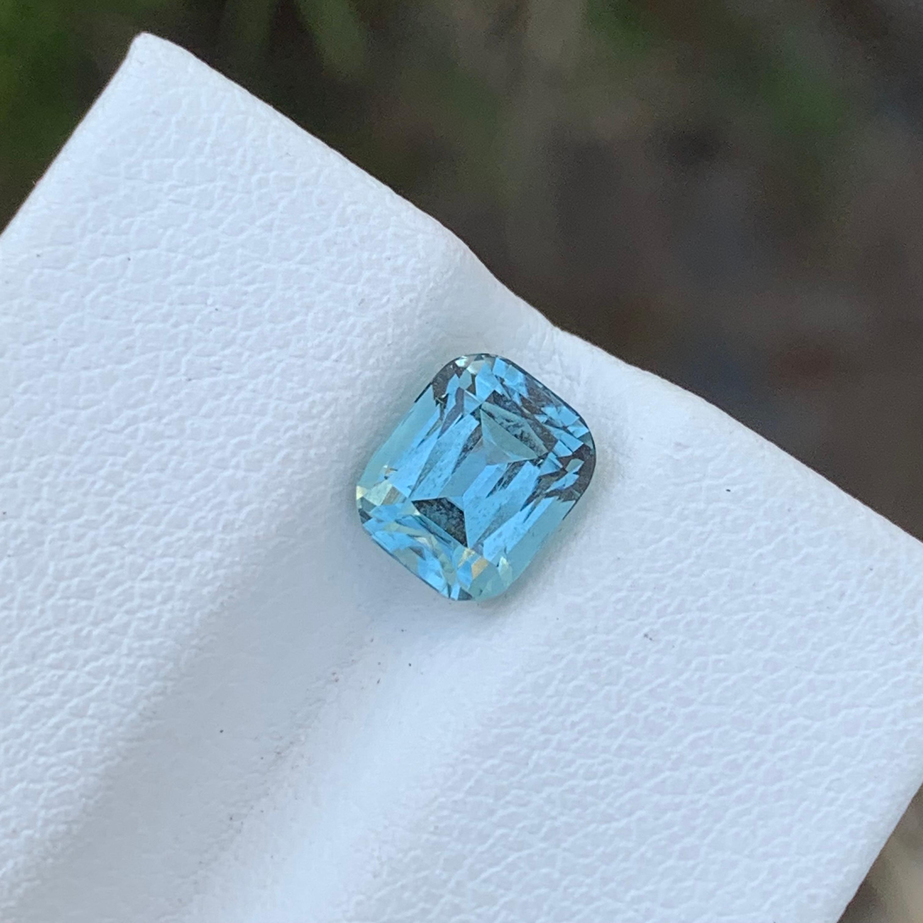 1.95 Carat Natural Loose Seafoam Tourmaline Cushion Shape Gem For Jewellery In New Condition For Sale In Peshawar, PK