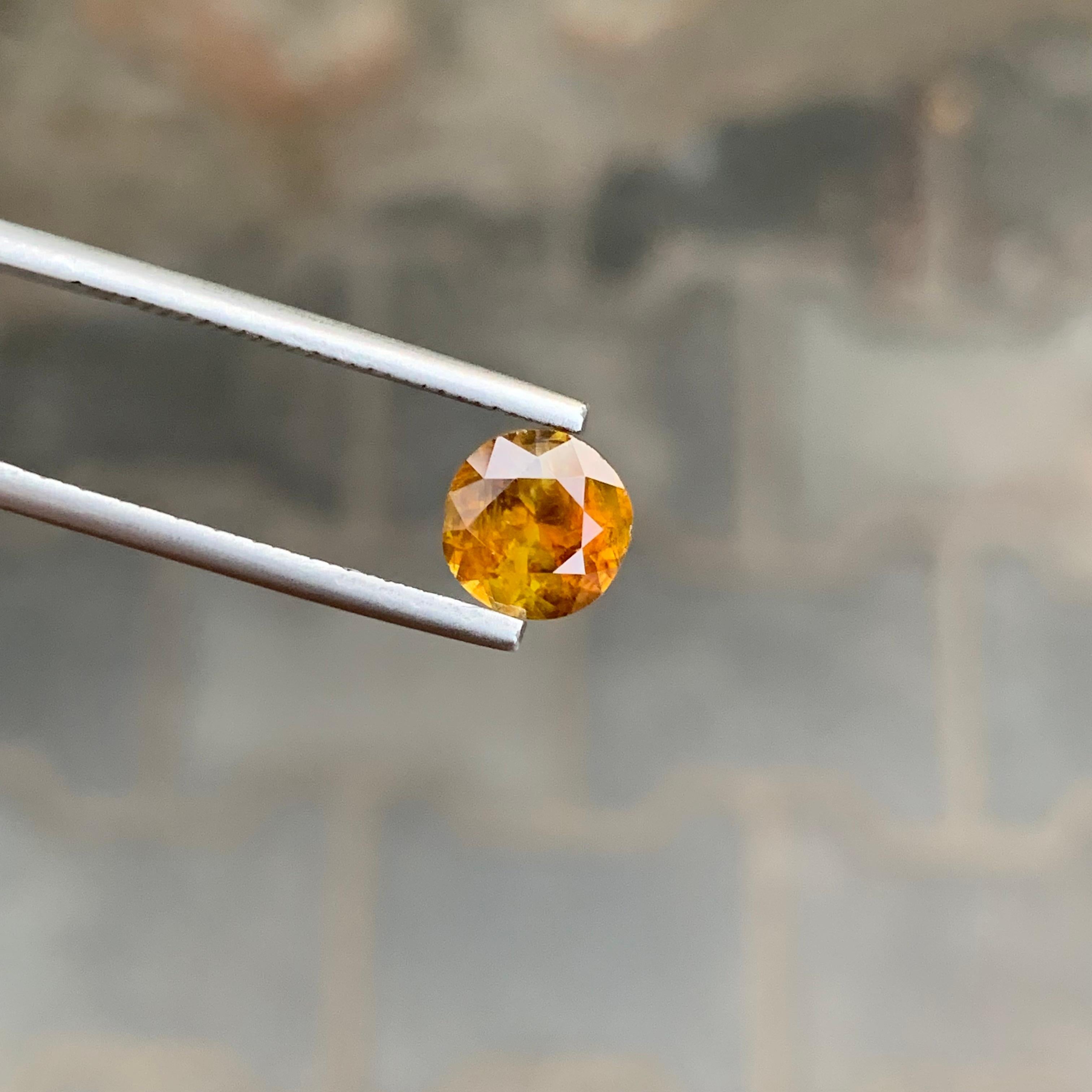 da uomo o donna 1,95 carati di titanite naturale sfusa di forma rotonda dal Pakistan in vendita