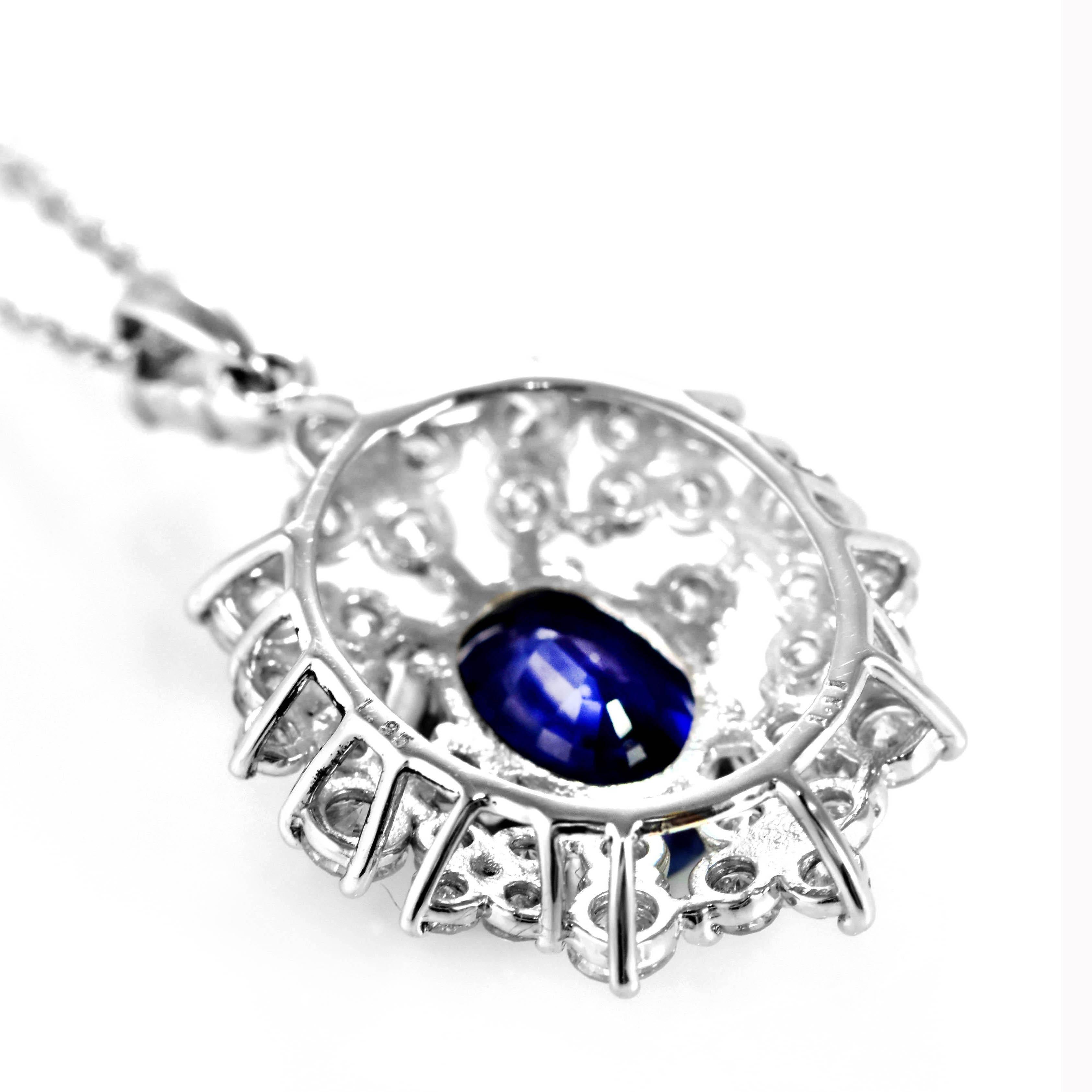 1.95 Carat Natural Royal Blue Sapphire and Diamond Pendant Made in Platinum For Sale 5