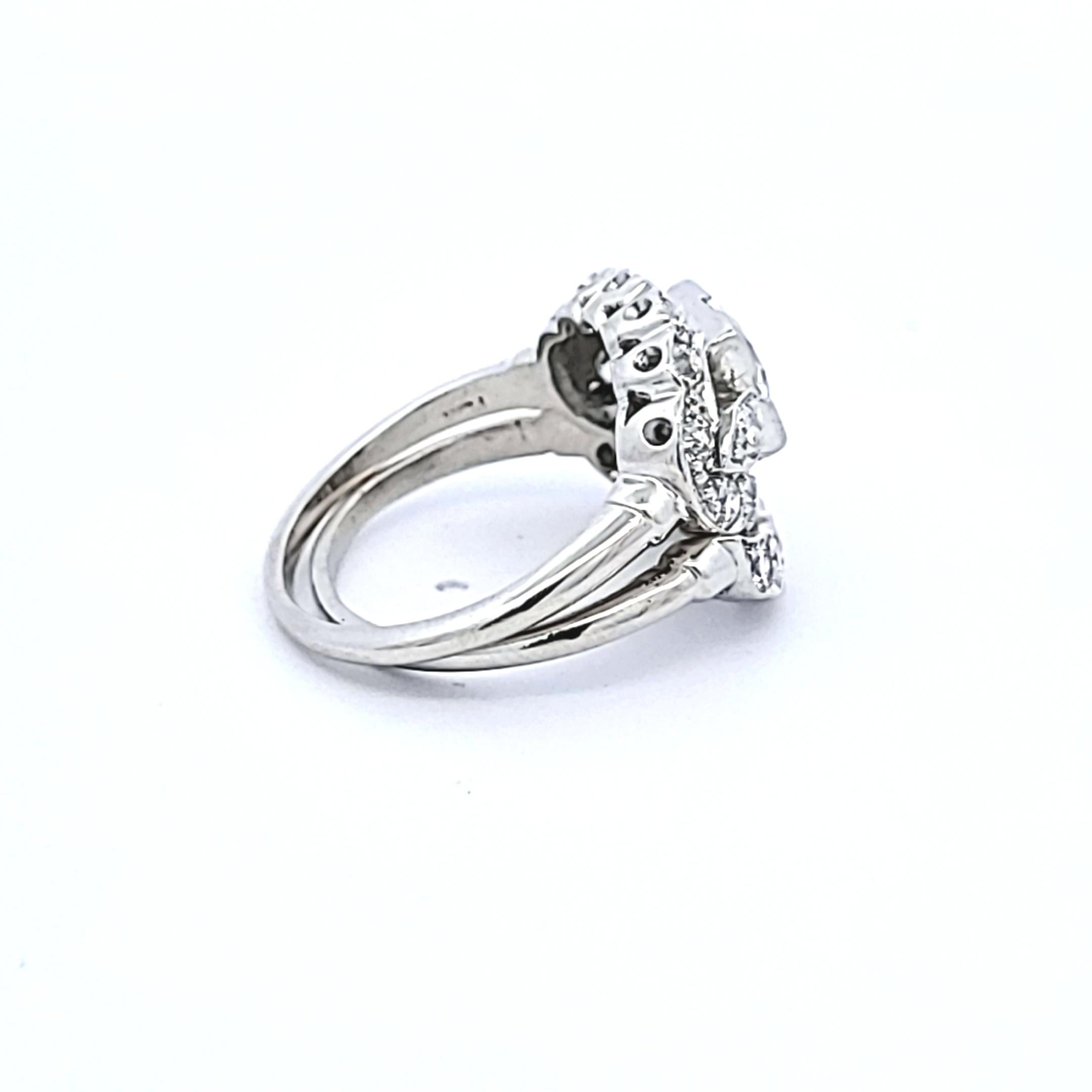 1.95 Carat Old European and Circular Brilliant Diamond Platinum Art Deco Ring In Good Condition For Sale In New York, NY