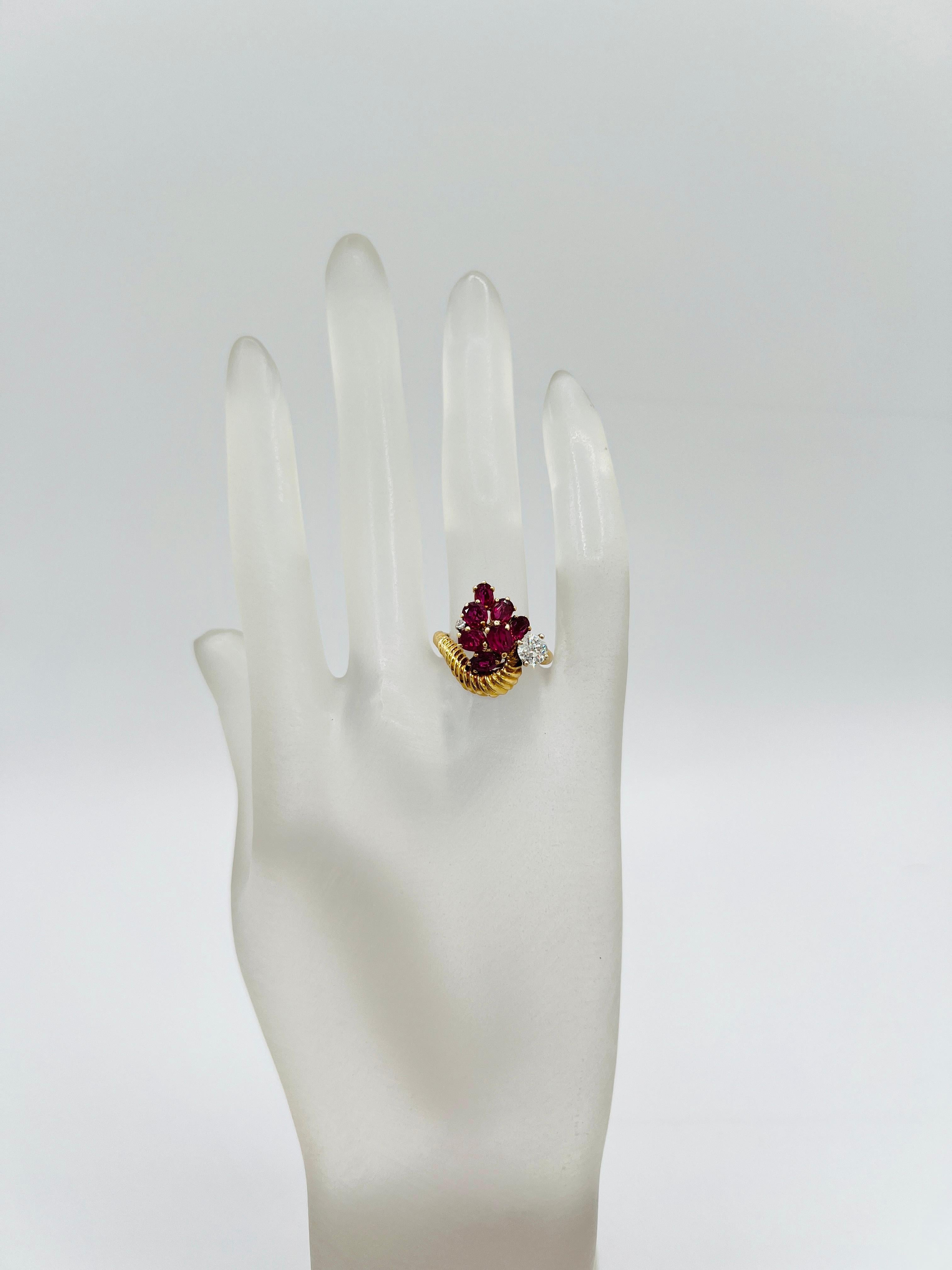Anello con rubino ovale e diamante rotondo da 1,95 carati in oro giallo 14K in vendita 1