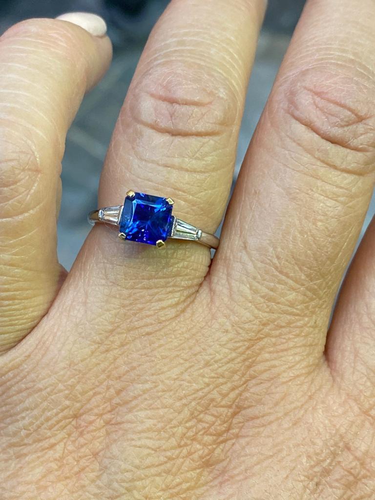 Modern 1.95 Carat Sapphire and Diamond Three Stone 18 Karat White Gold Engagement Ring For Sale