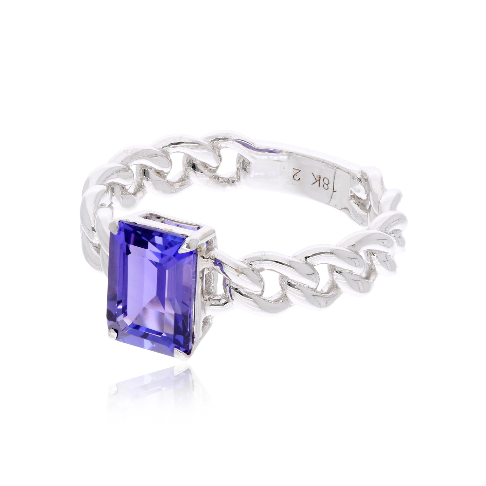 The ring is a size 7 and may be resized to larger or smaller upon request. FOLLOW SPECTRUM JEWELS storefront to view the latest collection & exclusive pieces. Spectrum Jewels is proudly rated as a Top Seller on 1stdibs with 5 star customer reviews.