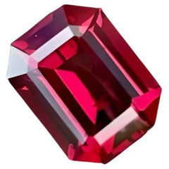  1.95 Carats Loose Bright Red Garnet Stone Emerald Cut Natural African Gemstone (pierre précieuse africaine)
