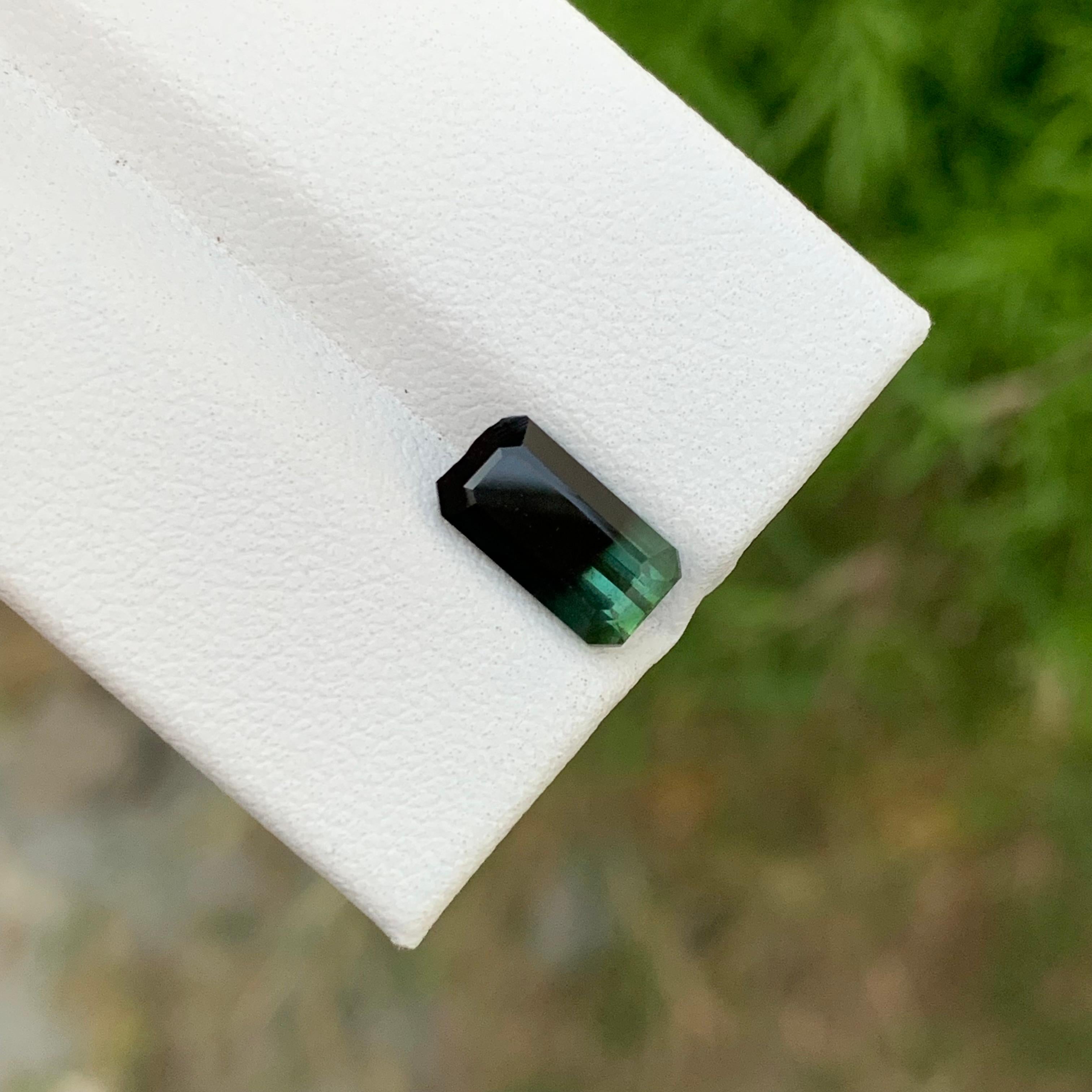 Women's or Men's 1.95 Carats Natural Black Green Loose Bicolour Tourmaline Emerald Shape Ring Gem For Sale