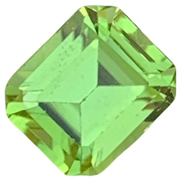 1.95 Carats Natural Loose Green Peridot Ring Gem Emerald Shape For Sale