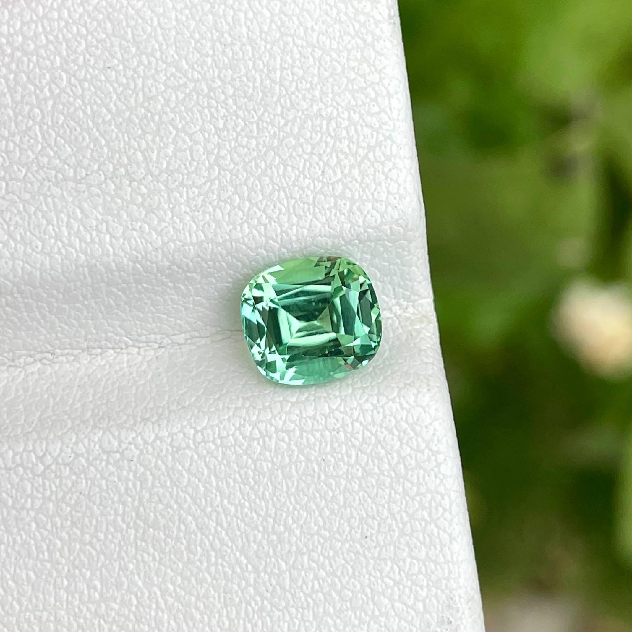 1.95 Karat Meer Form lose Turmalin Stein Cushion Cut afghanischen Edelstein im Zustand „Neu“ im Angebot in Bangkok, TH