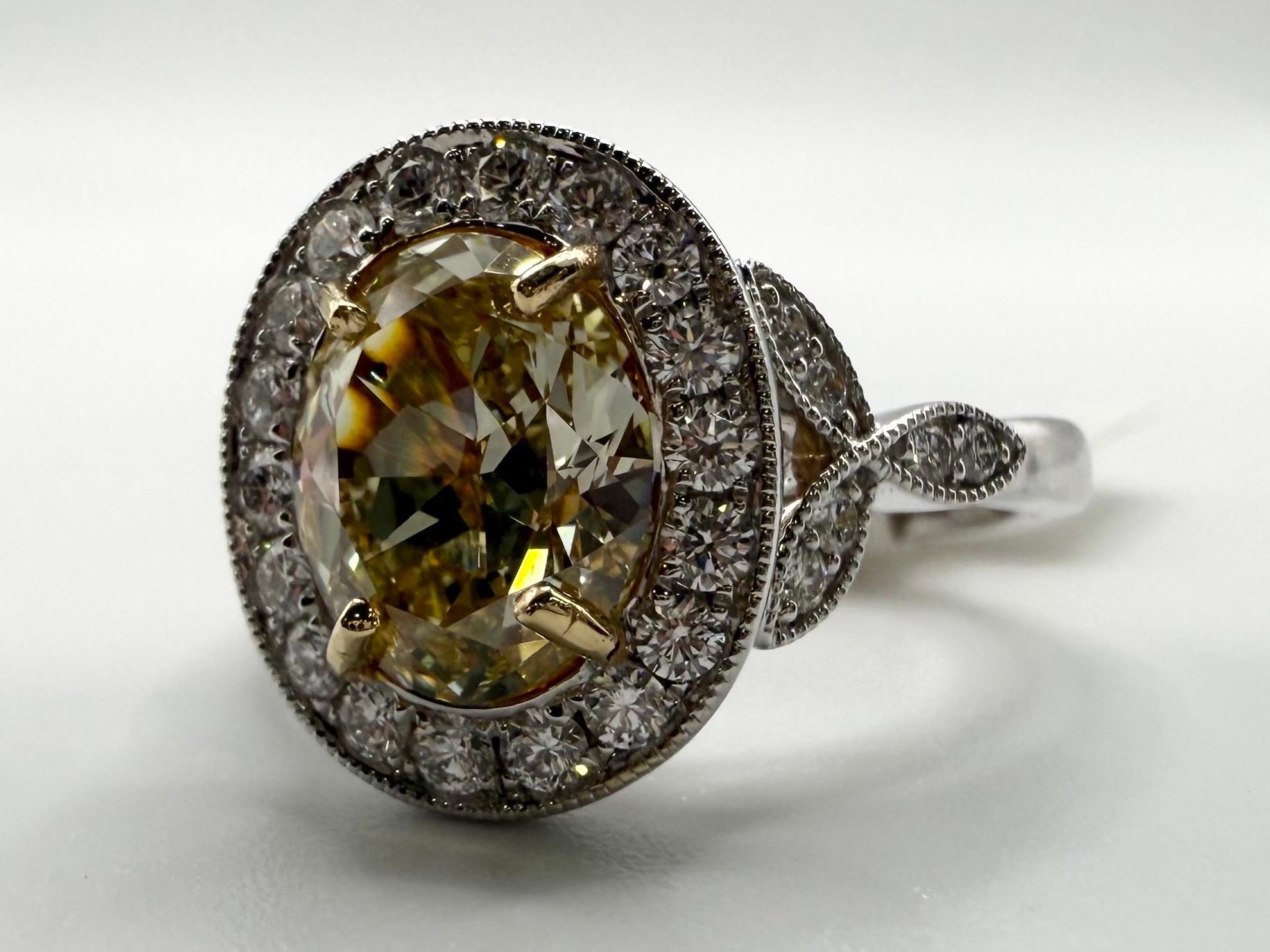 1,95 GIA-zertifizierter Fancy-Diamantring aus 18KT-Gold im Angebot 1