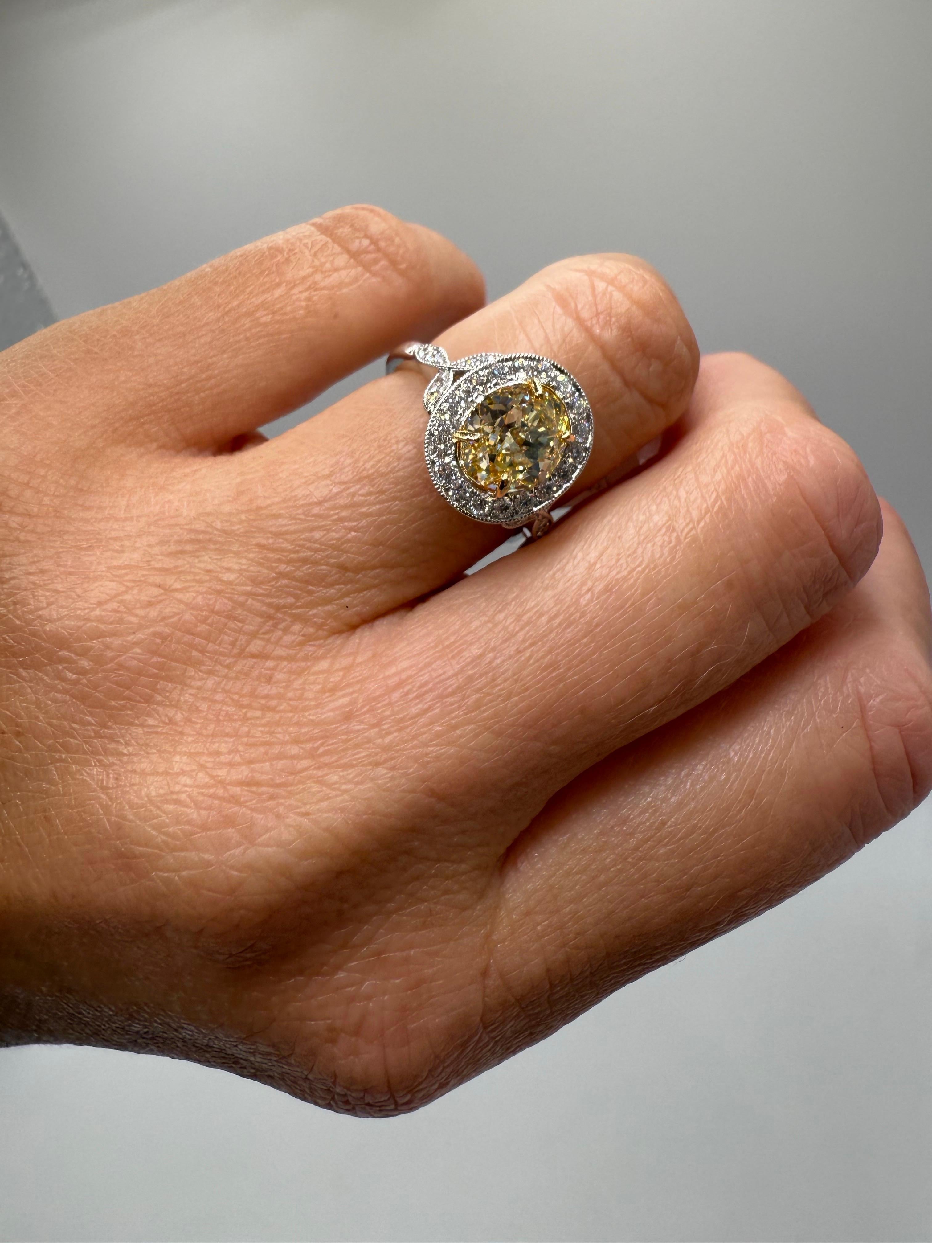 1,95 GIA-zertifizierter Fancy-Diamantring aus 18KT-Gold im Angebot 2