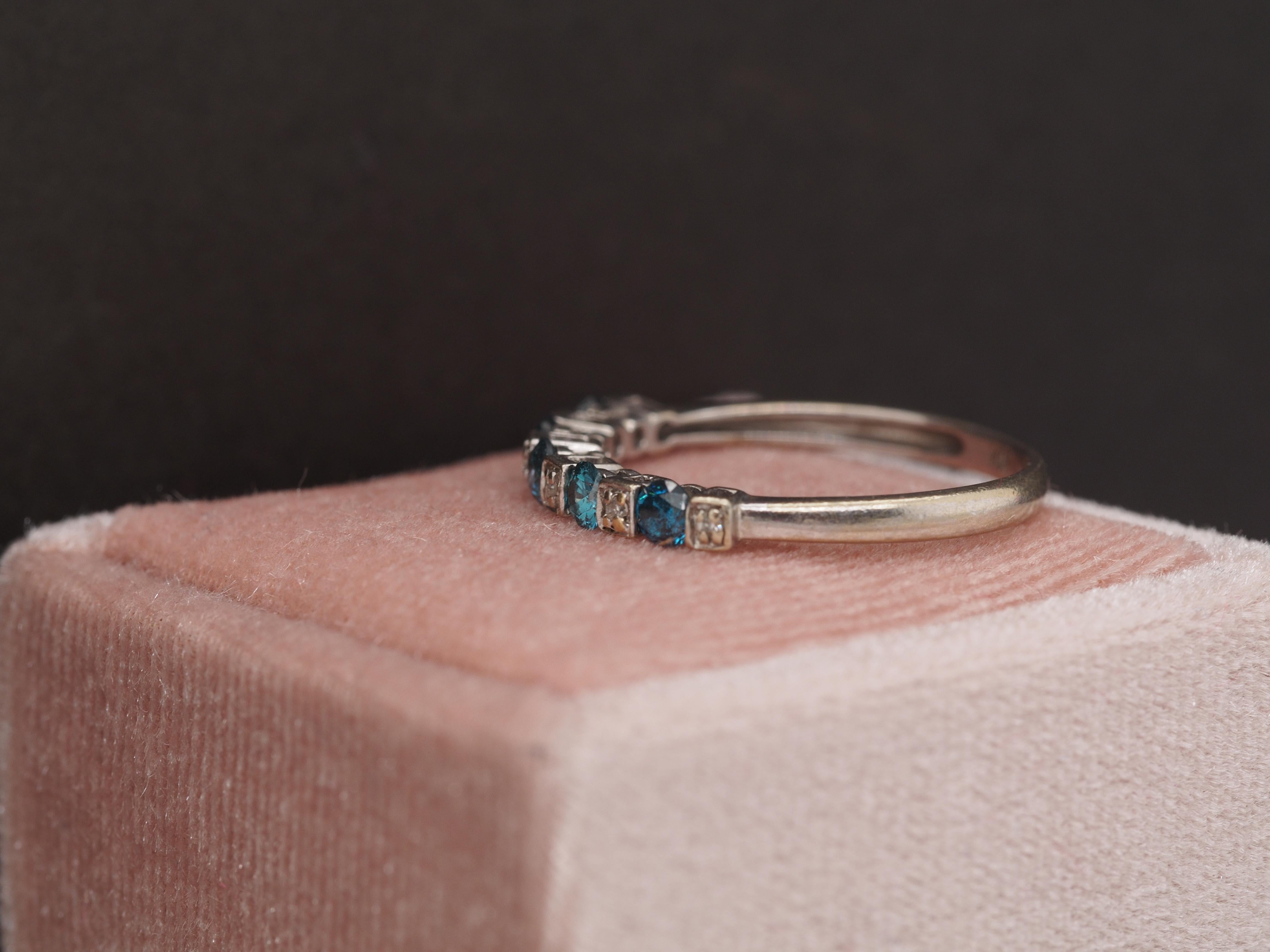 1950 14K Weißgold .75cttw Weiß & Blau Rundbrillant Diamant Verlobungsring Damen im Angebot