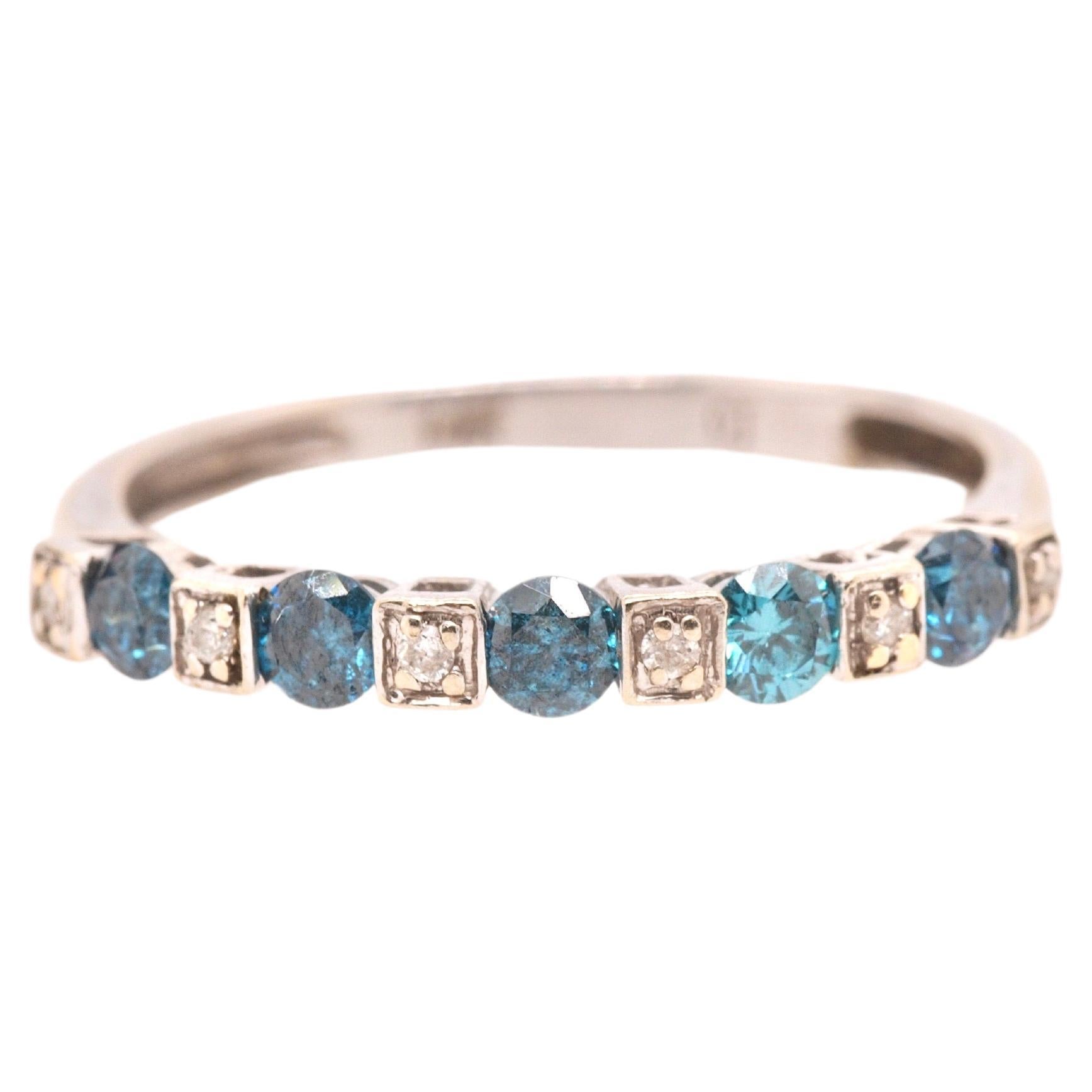 1950 14K White Gold .75cttw White & Blue Round Brilliant Diamond Engagement Ring For Sale