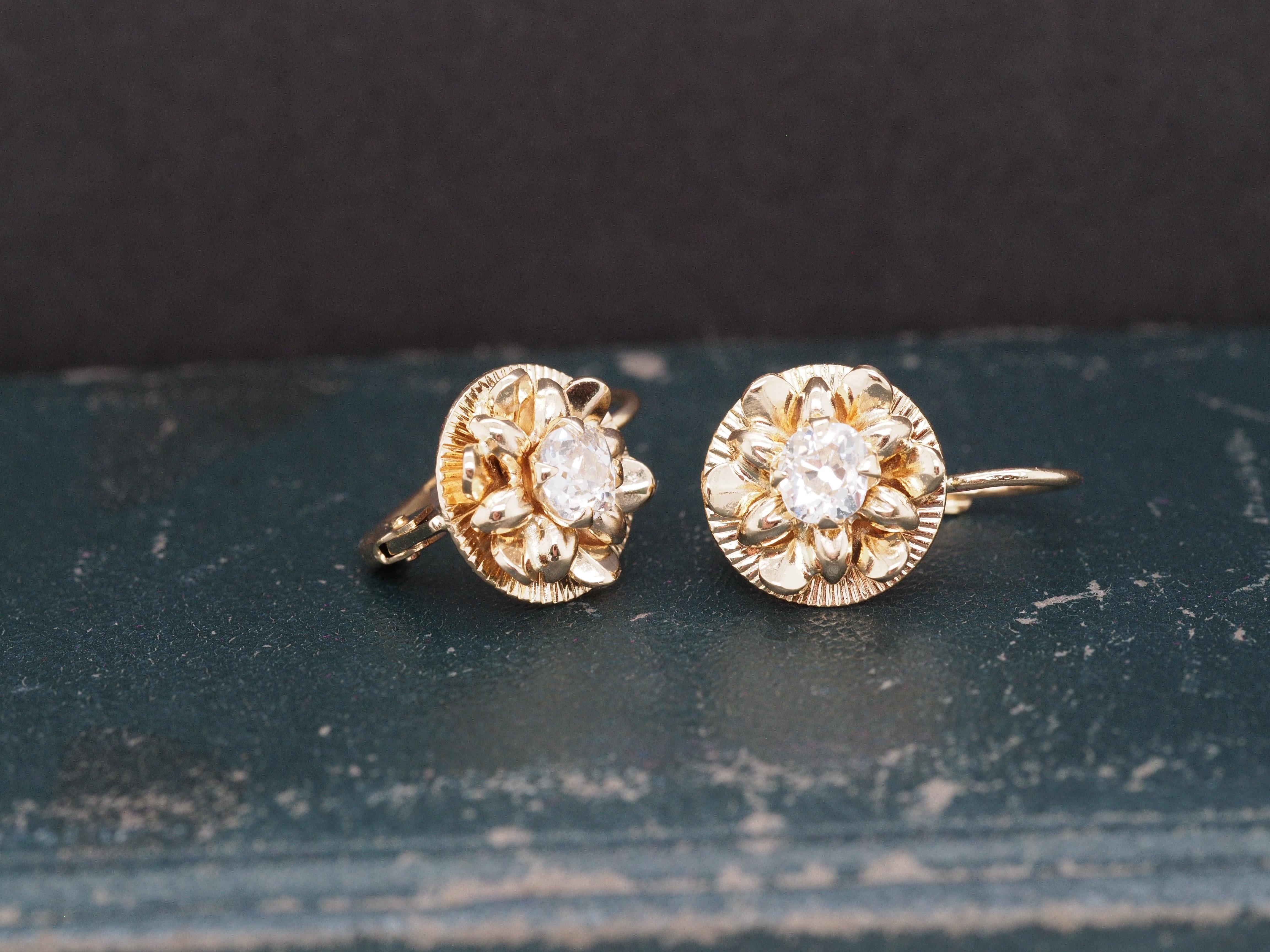 1950 Boucles d'oreilles en or jaune 14K avec diamants et clous d'oreilles Bon état à Atlanta, GA