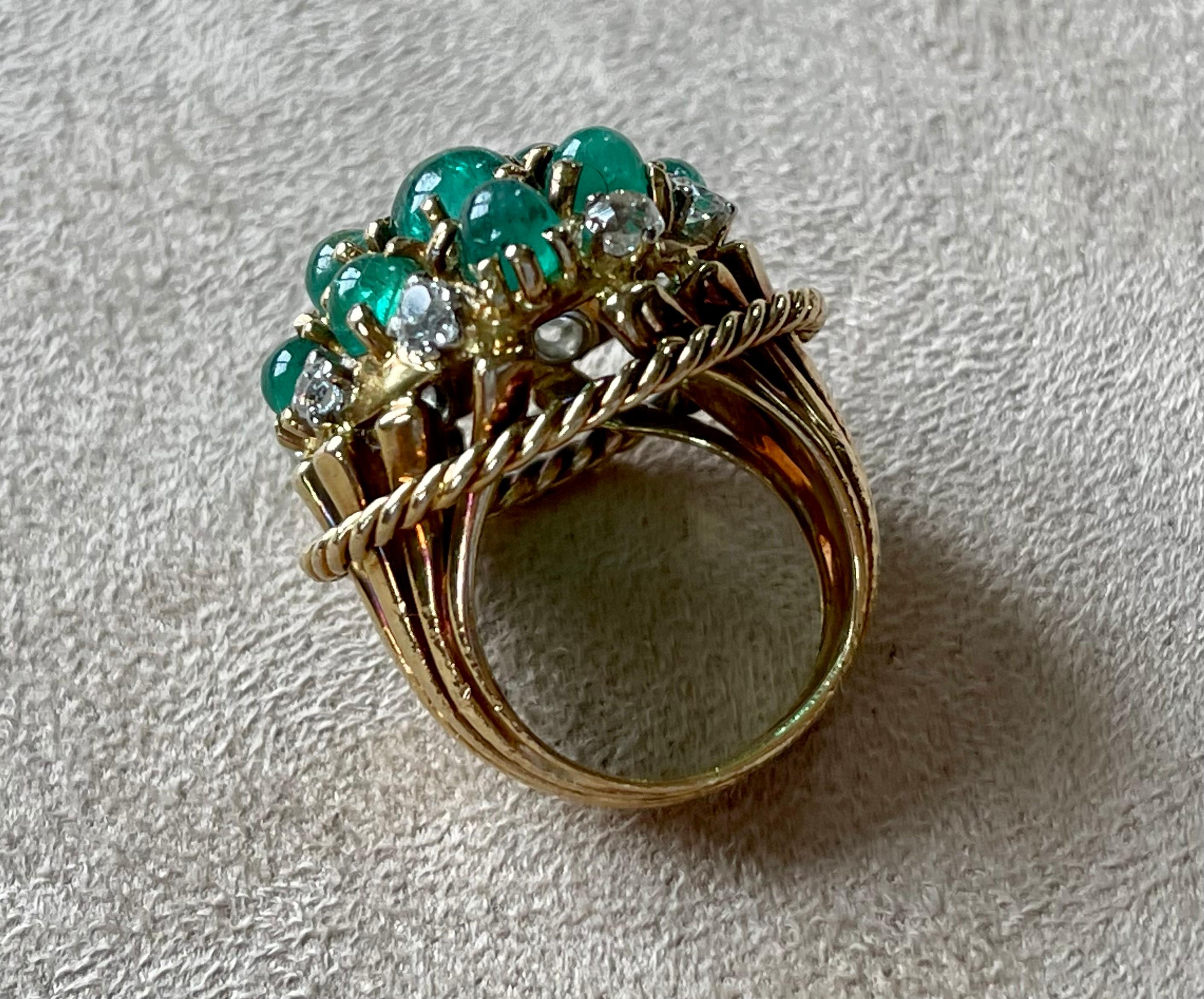 Cabochon 1950 18 K Yellow Gold Vintage Emerald Diamond Cocktail Ring For Sale