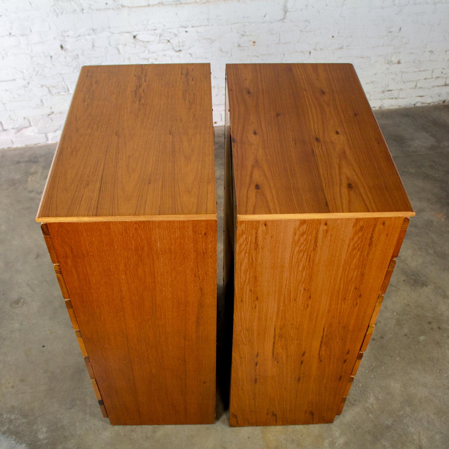 Paire de commodes en bois dur MCM 1950-1960 fabriquées au Brésil par Singer en vente 3