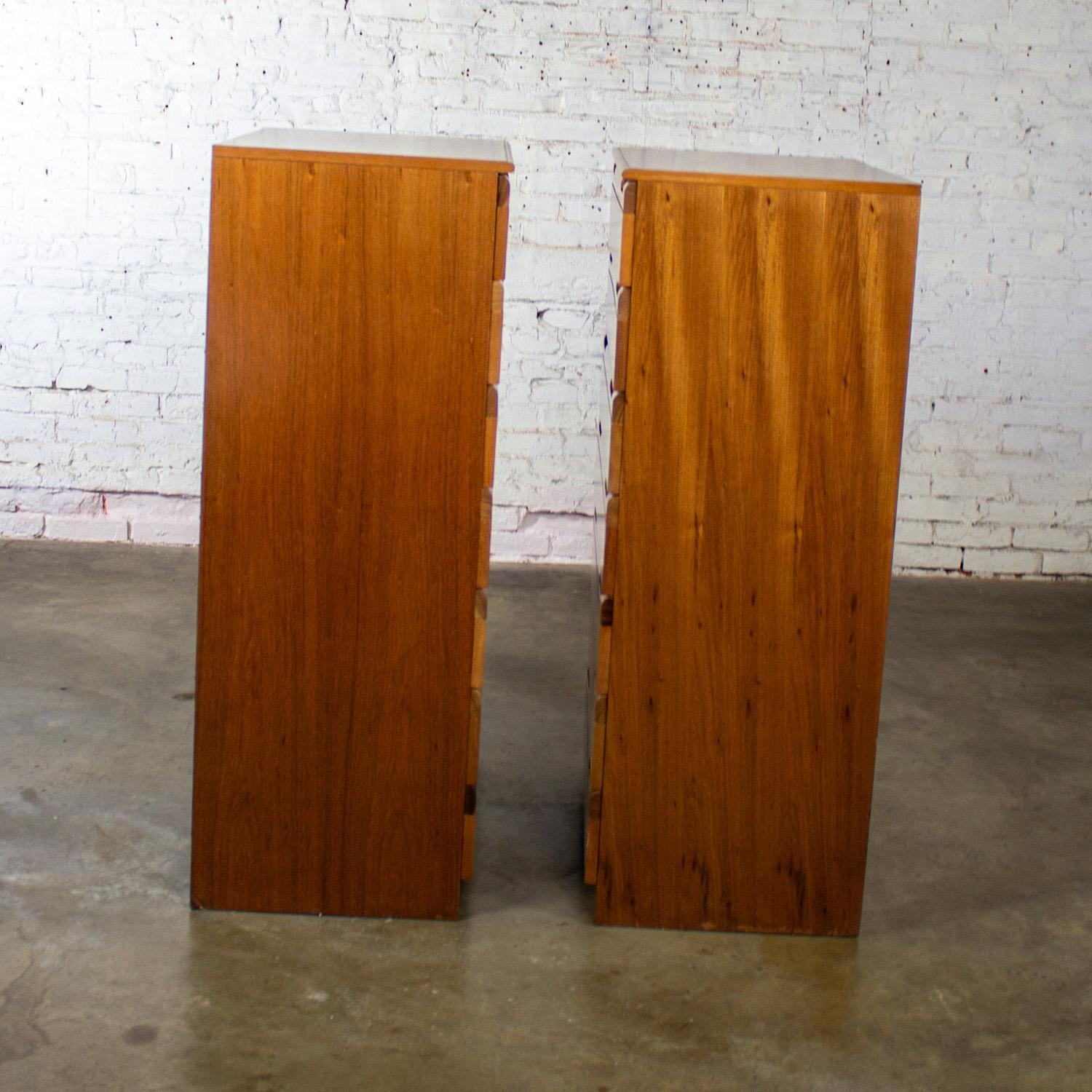 Paire de commodes en bois dur MCM 1950-1960 fabriquées au Brésil par Singer en vente 4