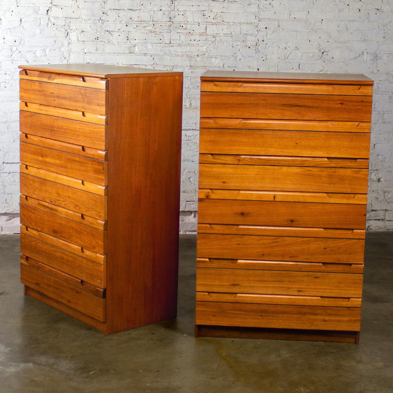 Paire de commodes en bois dur MCM 1950-1960 fabriquées au Brésil par Singer en vente 12