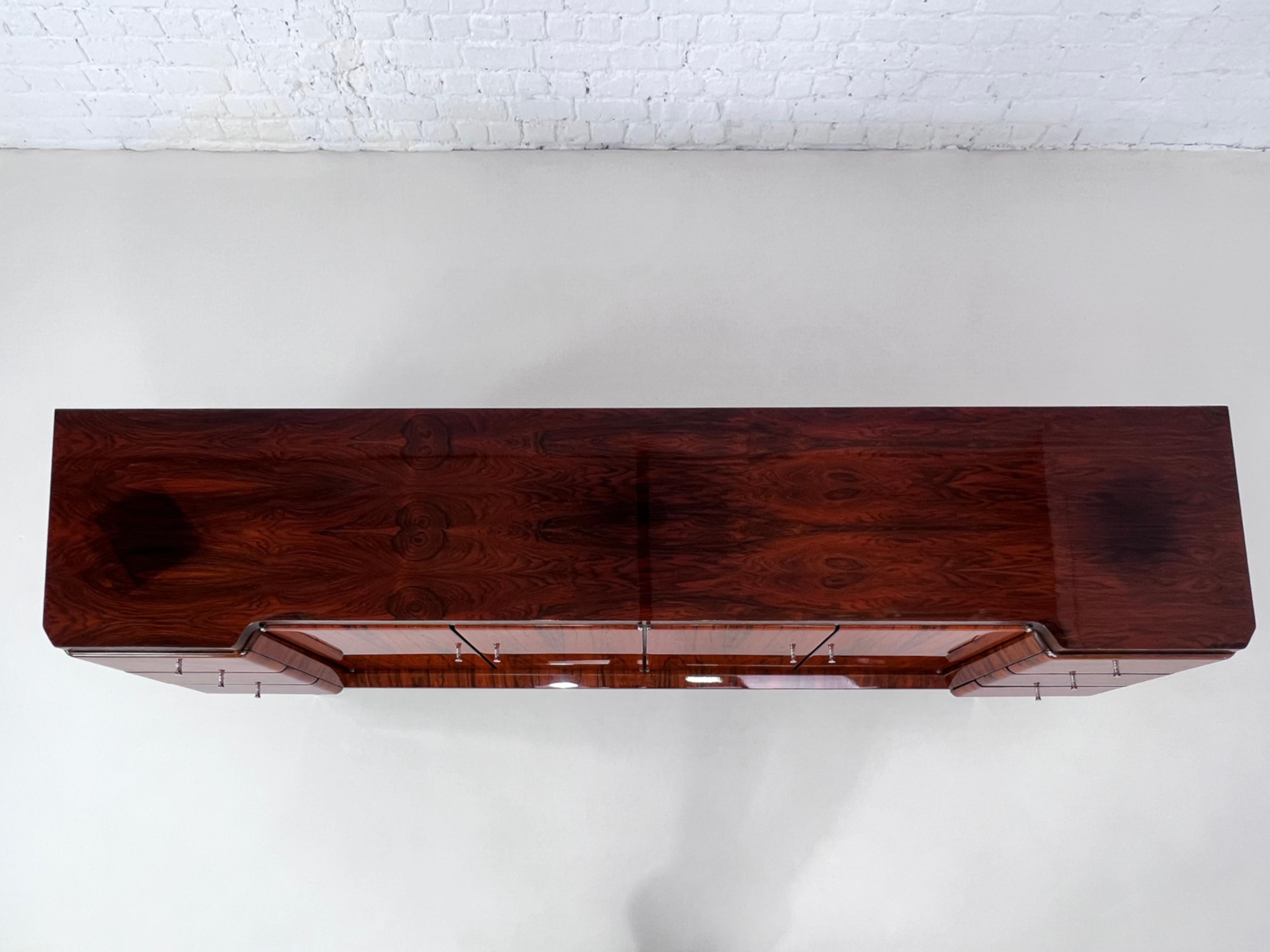 1950 -1960s Italian Design Rosewood Glossy Finishes Curved Sideboard  For Sale 7