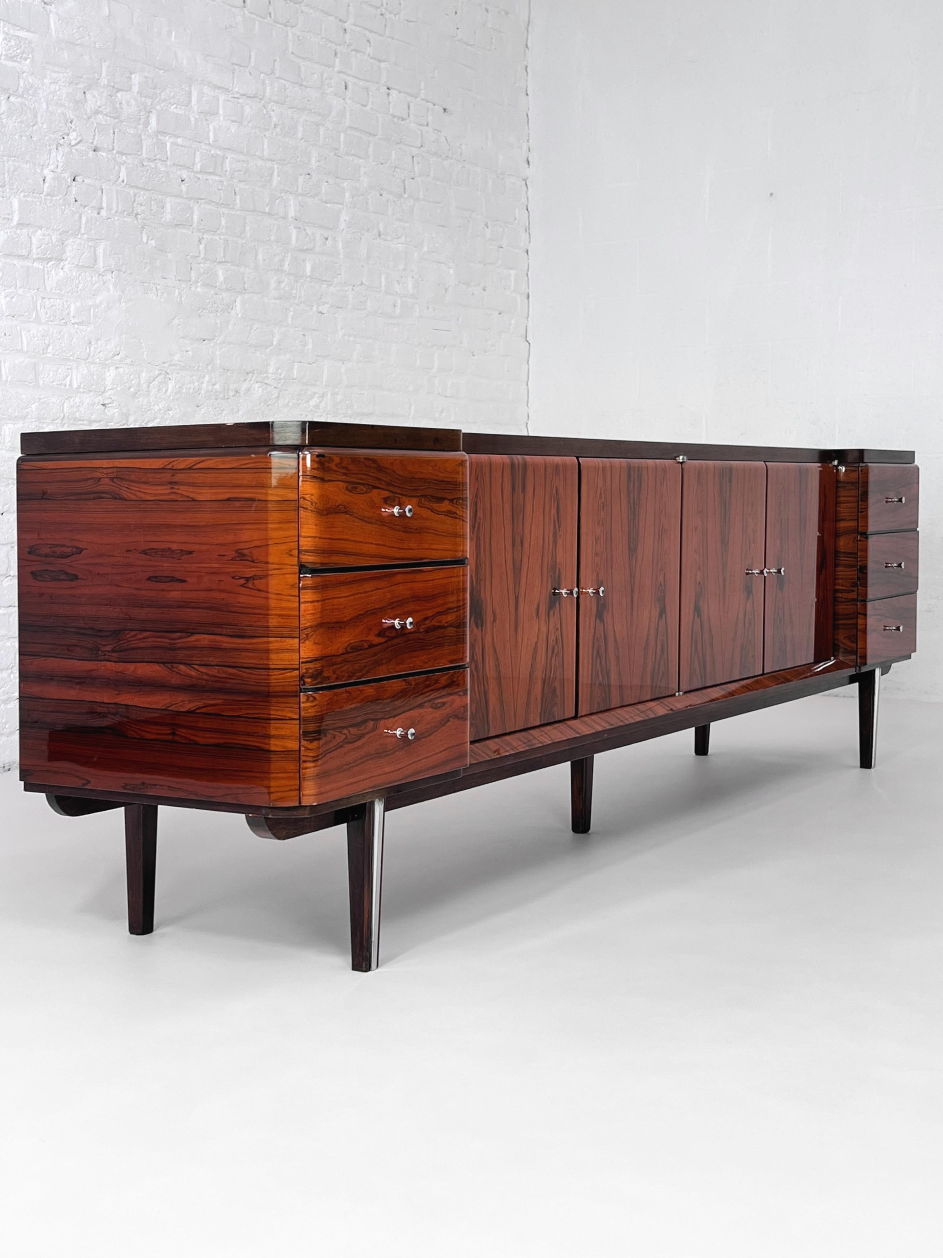 1950 -1960s Italian Design Rosewood Glossy Finishes Curved Sideboard  For Sale 8