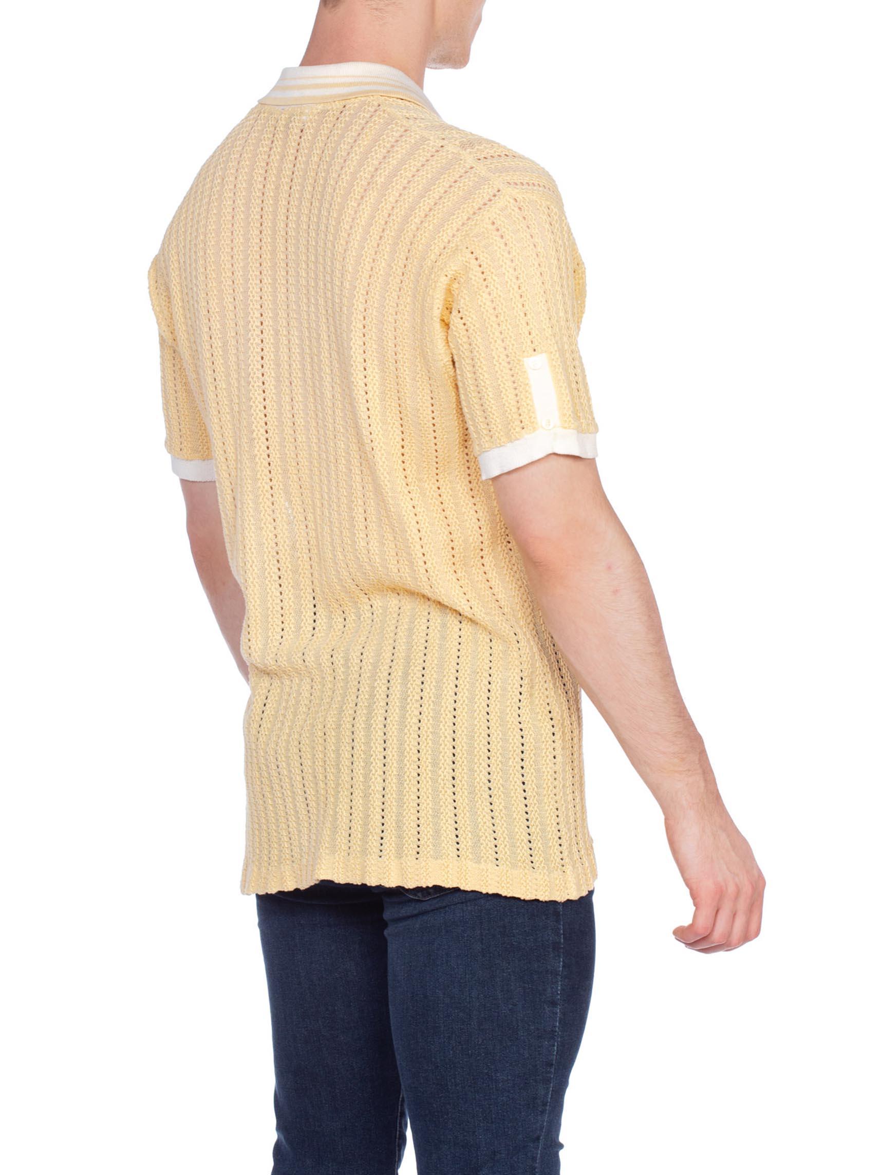 1950 1960S Mens Cotton Open Knit Yellow Polo Shirt In Excellent Condition In New York, NY